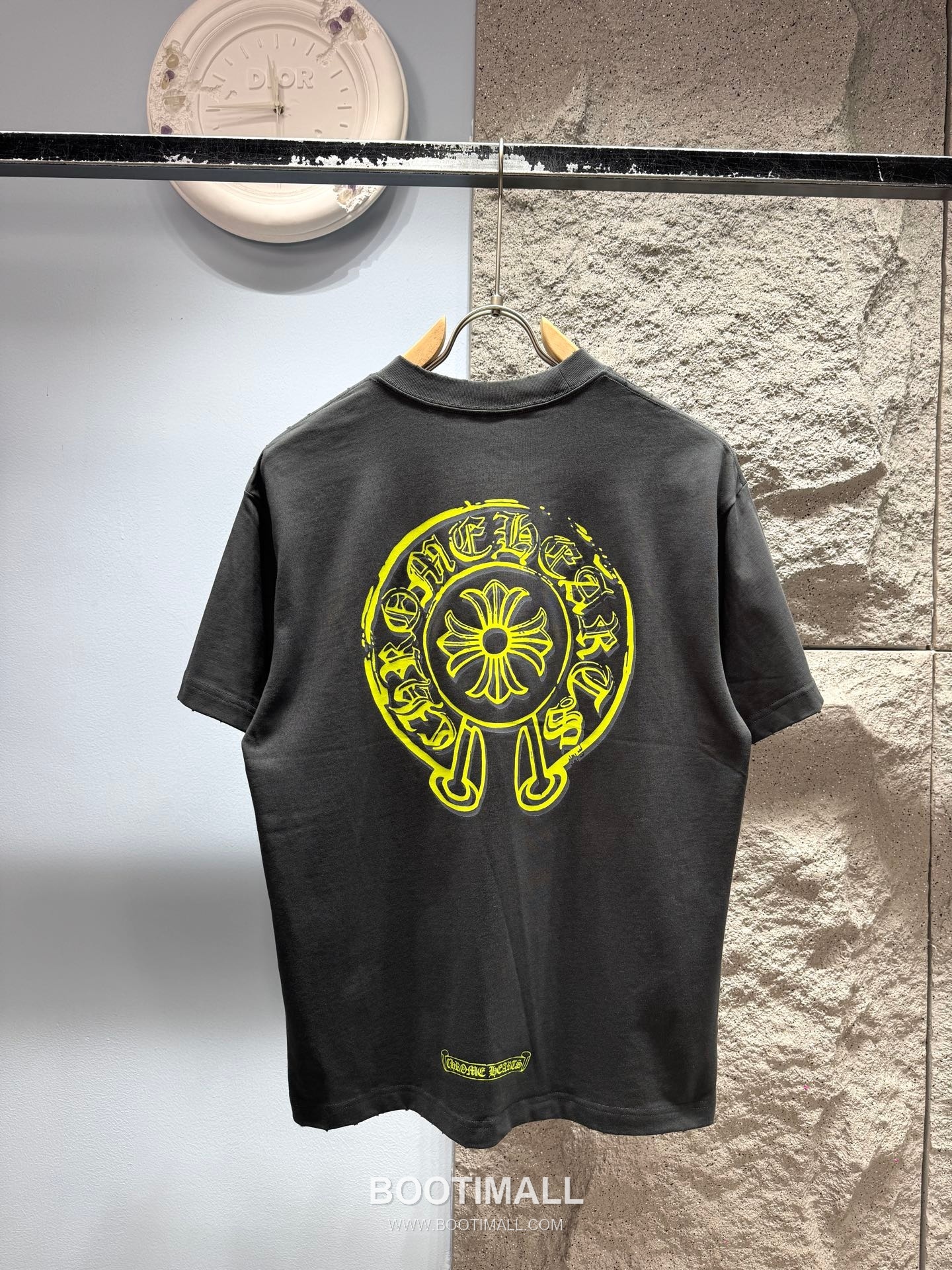 Chrome Hearts SS26 Distressed Horseshoe Discharge Print Cotton T-Shirt 크롬하츠 SS26 디스트로이드 호스슈 프린트 코튼 티셔츠 XL13501 9