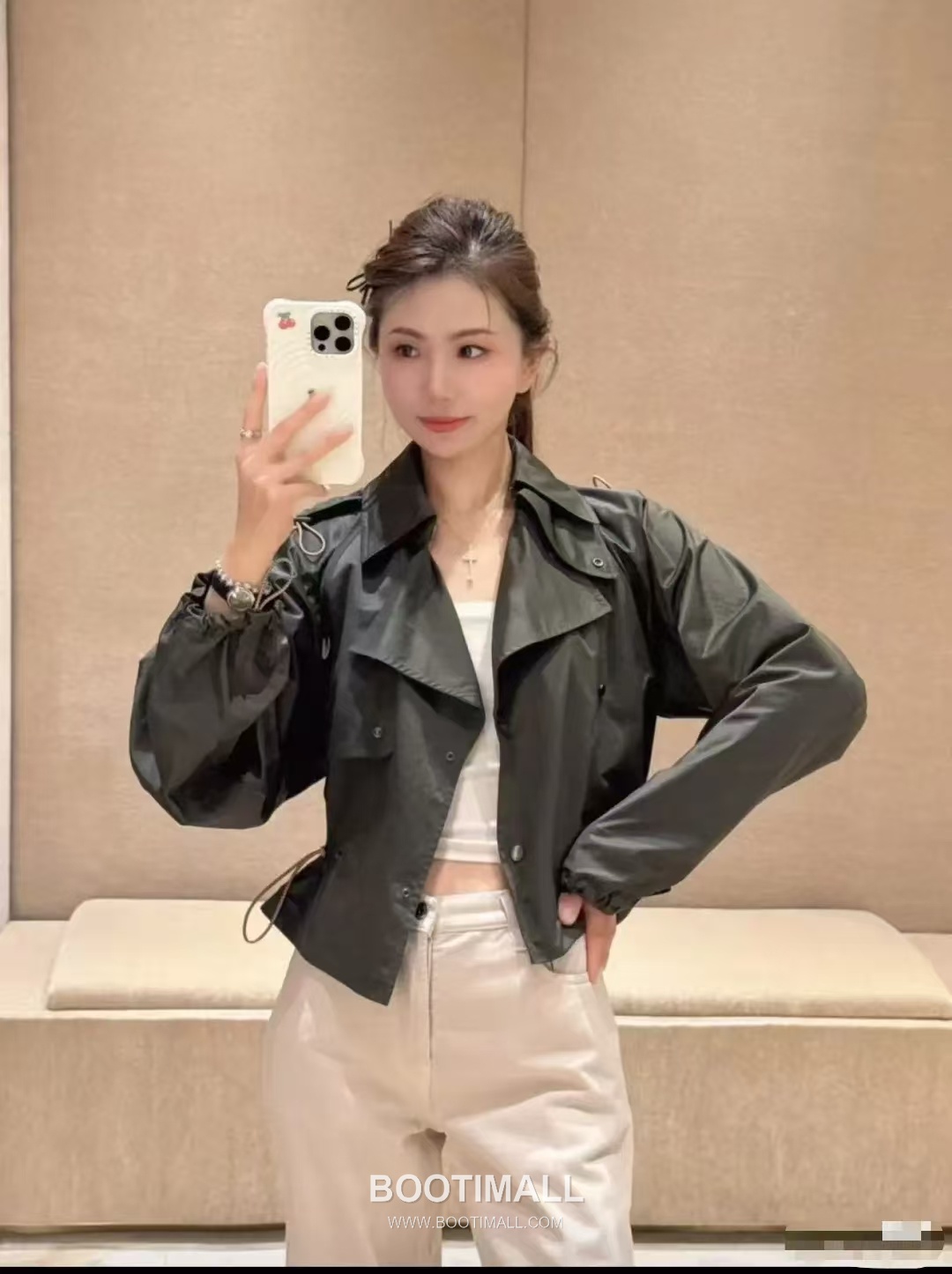 Burberry SS26 Lightweight Gabardine Hooded Trench Coat 버버리 SS26 라이트웨이트 개버딘 후드 트렌치 코트 2