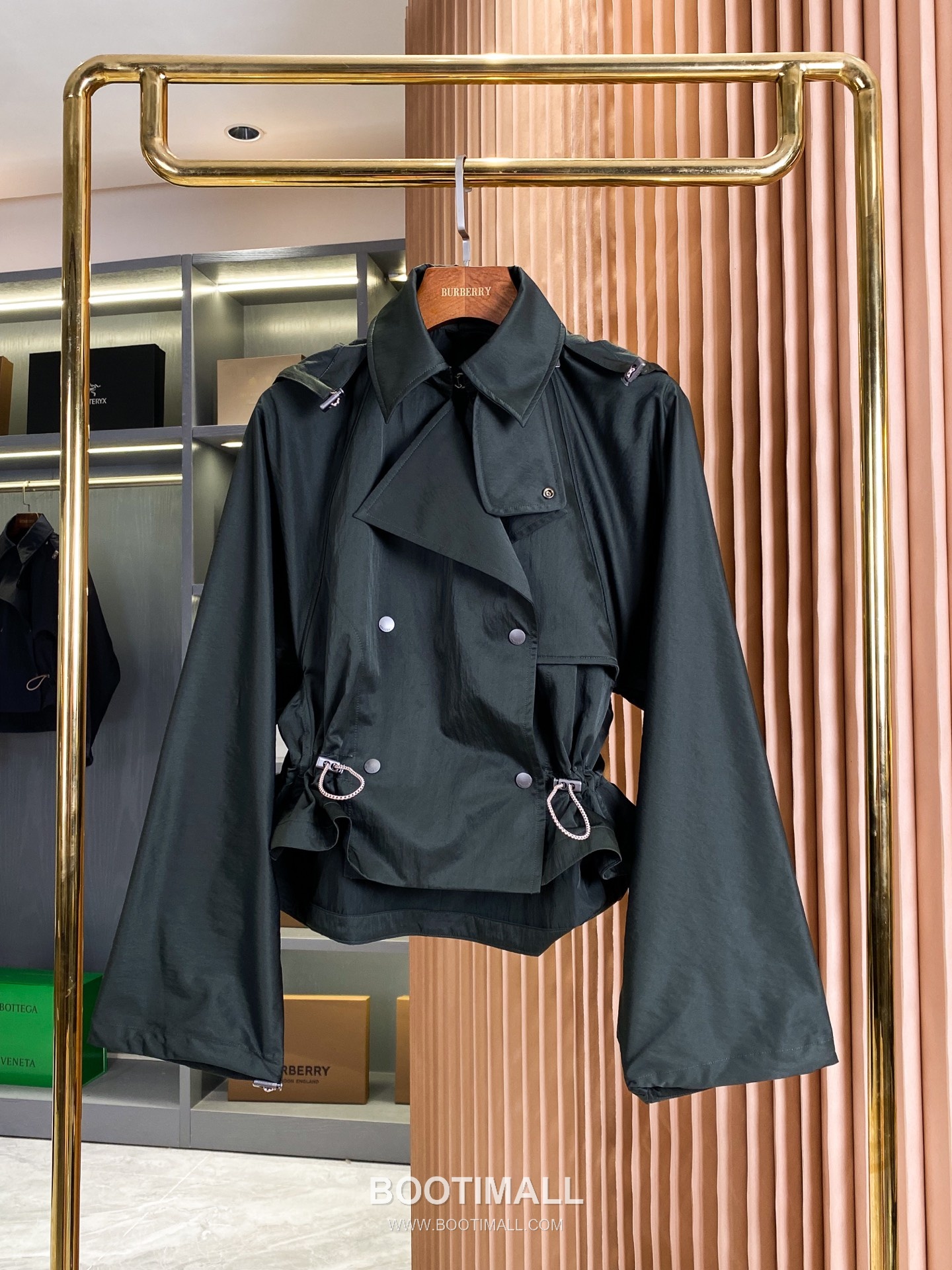 Burberry SS26 Lightweight Gabardine Hooded Trench Coat 버버리 SS26 라이트웨이트 개버딘 후드 트렌치 코트 6