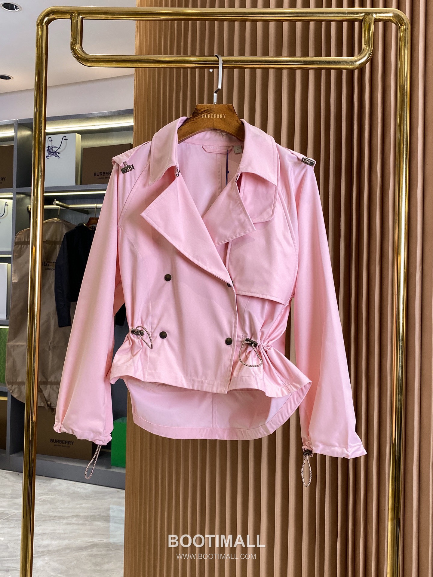 Burberry SS26 Lightweight Gabardine Hooded Trench Coat 버버리 SS26 라이트웨이트 개버딘 후드 트렌치 코트 10