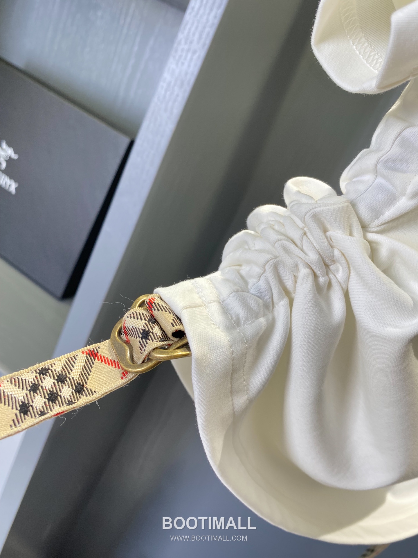 Burberry SS26 Check Panel Pleated Cotton T-Shirt 버버리 SS26 체크 패널 플리츠 코튼 티셔츠 7