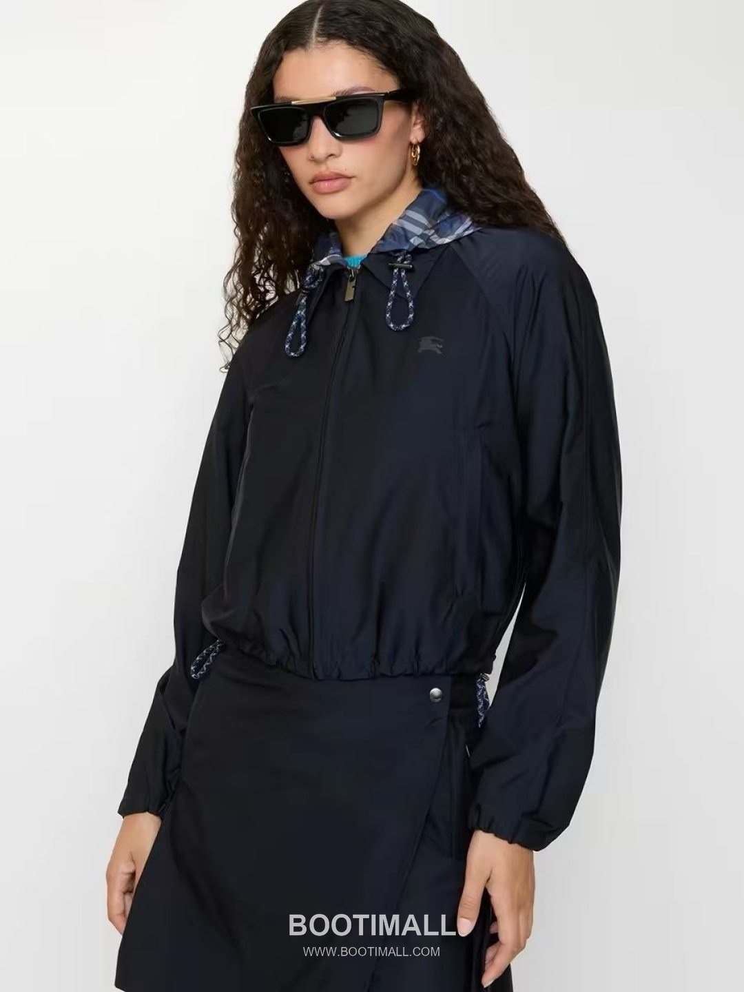Burberry SS26 EKD Embroidered Nylon Hooded Cropped Jacket 버버리 SS26 EKD 자수 나일론 후드 크롭 재킷 1