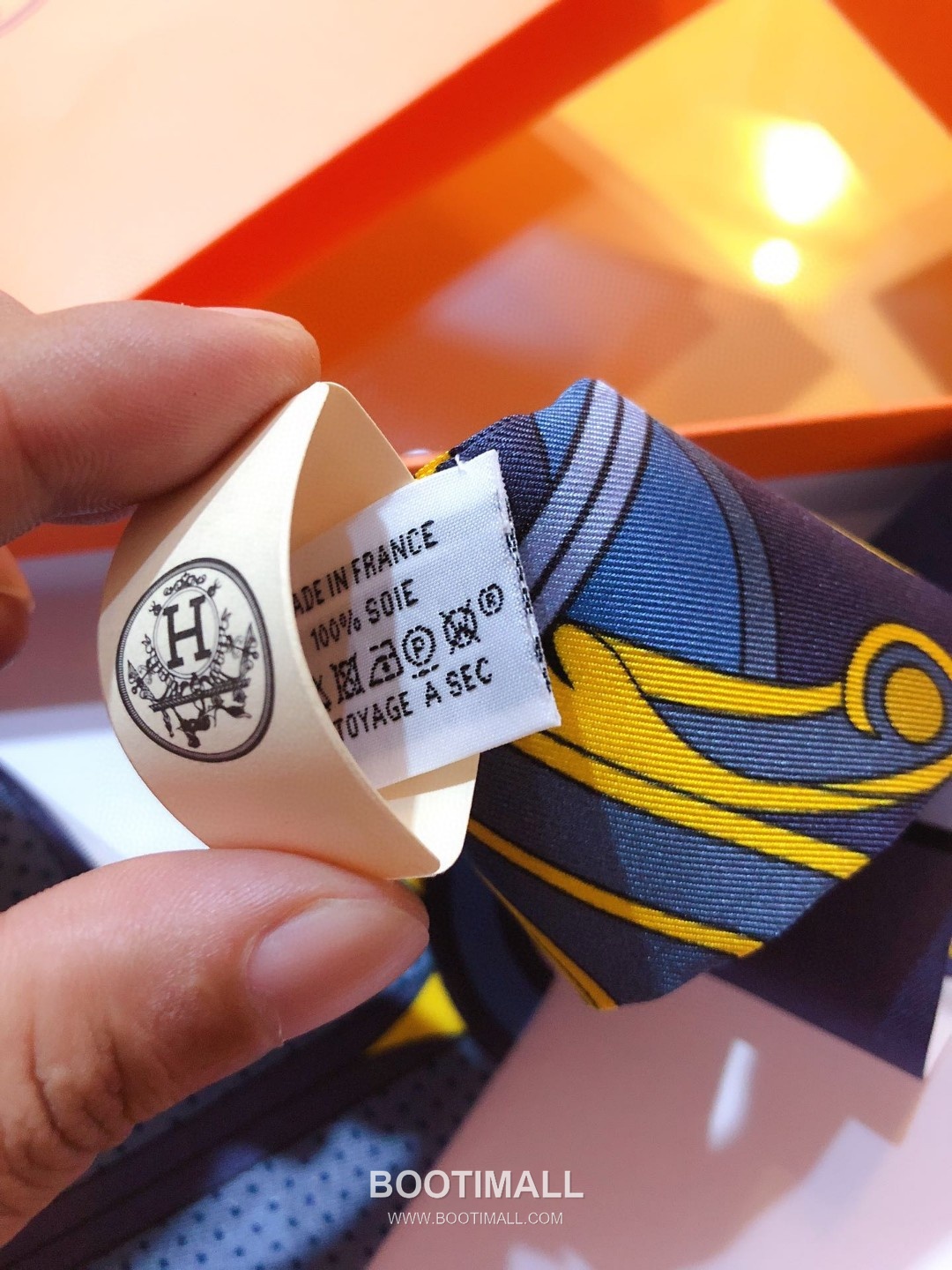 Hermes Etriers et Brandebourgs Silk Twill Double Sided Twilly Scarf 100% Silk Print Scarf 에르메스 에트리에 브란덴부르 실크 트윌 더블사이드 트윌리 스카프 PHMS1971 86cm 4