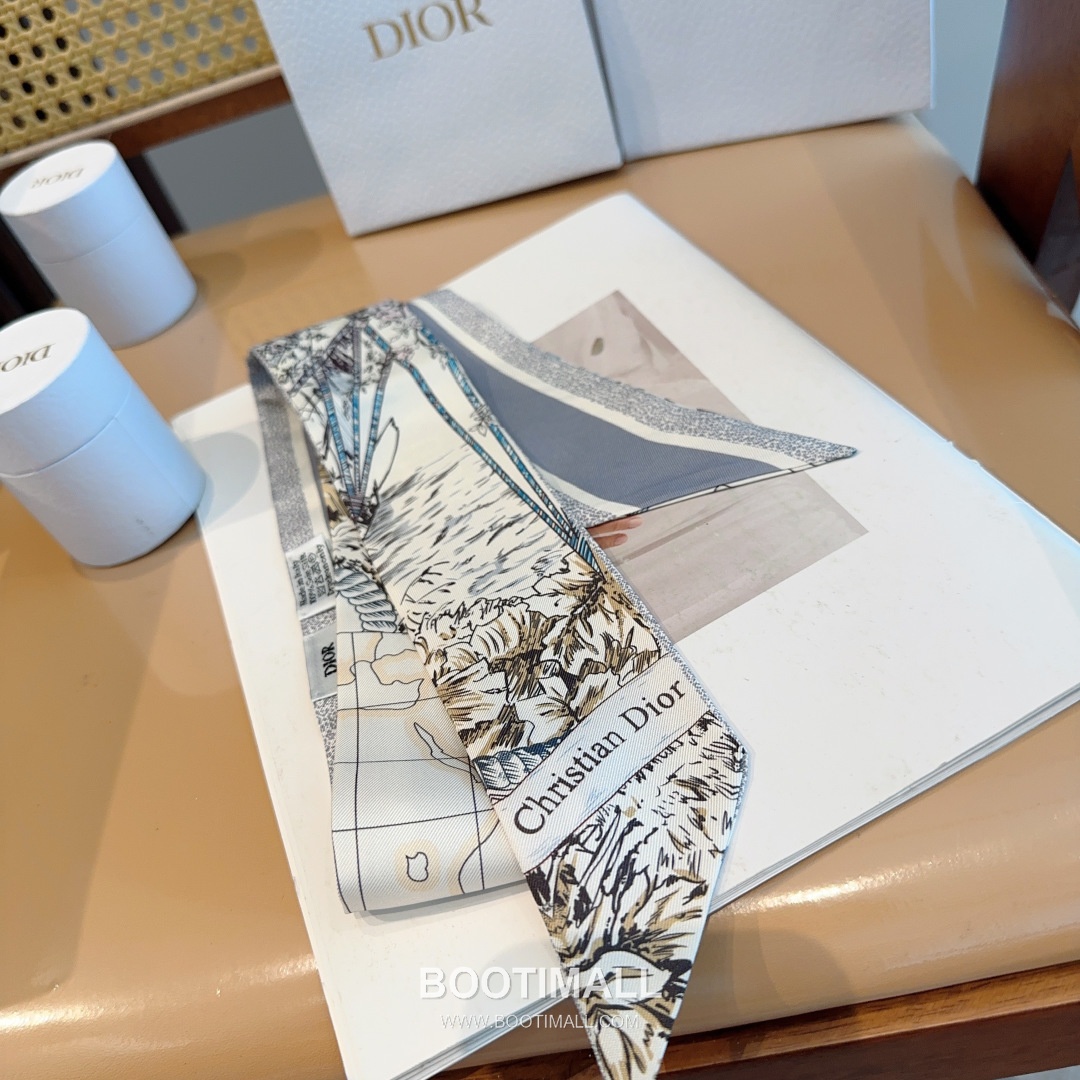 Hermes City of Light Silk Twill Double Sided Twilly Scarf 100% Silk Print Scarf 에르메스 시티 오브 라이트 실크 트윌 더블사이드 트윌리 스카프 86cm 5