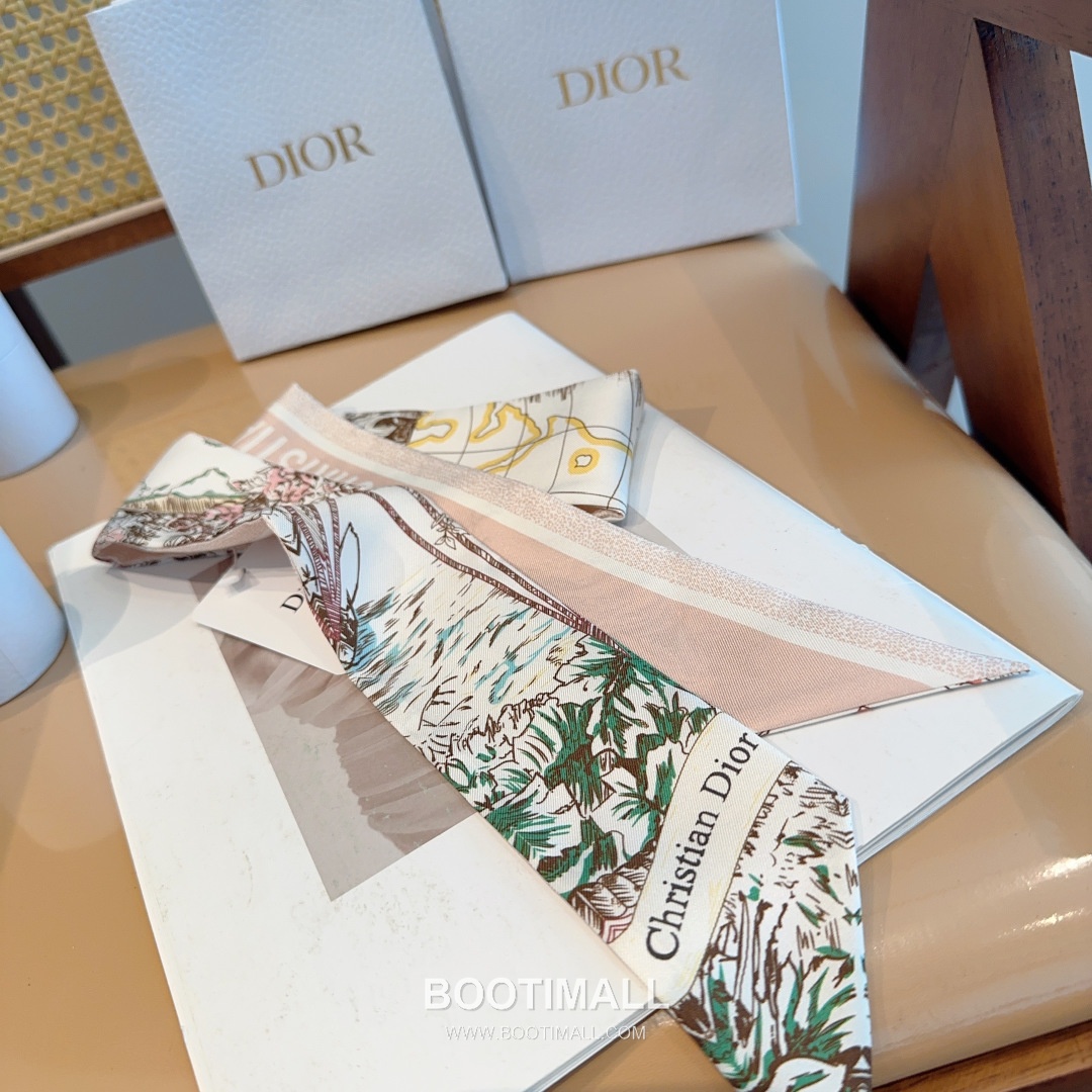 Hermes City of Light Silk Twill Double Sided Twilly Scarf 100% Silk Print Scarf 에르메스 시티 오브 라이트 실크 트윌 더블사이드 트윌리 스카프 86cm 5
