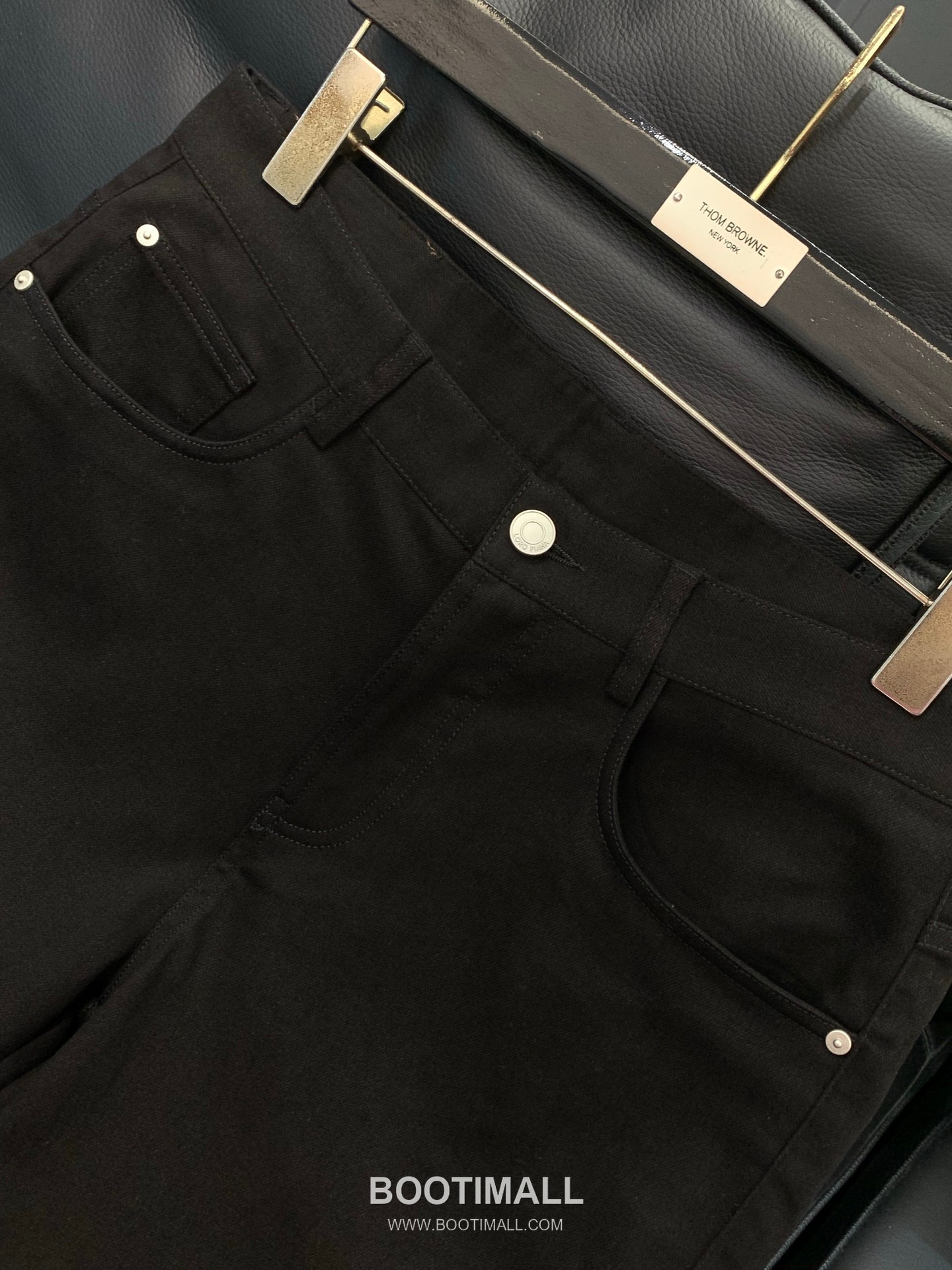 Loro Piana SS26 Cotton Blend Casual Pants with Logo Print 로로피아나 SS26 코튼 혼방 캐주얼 팬츠 로고 프린트 3