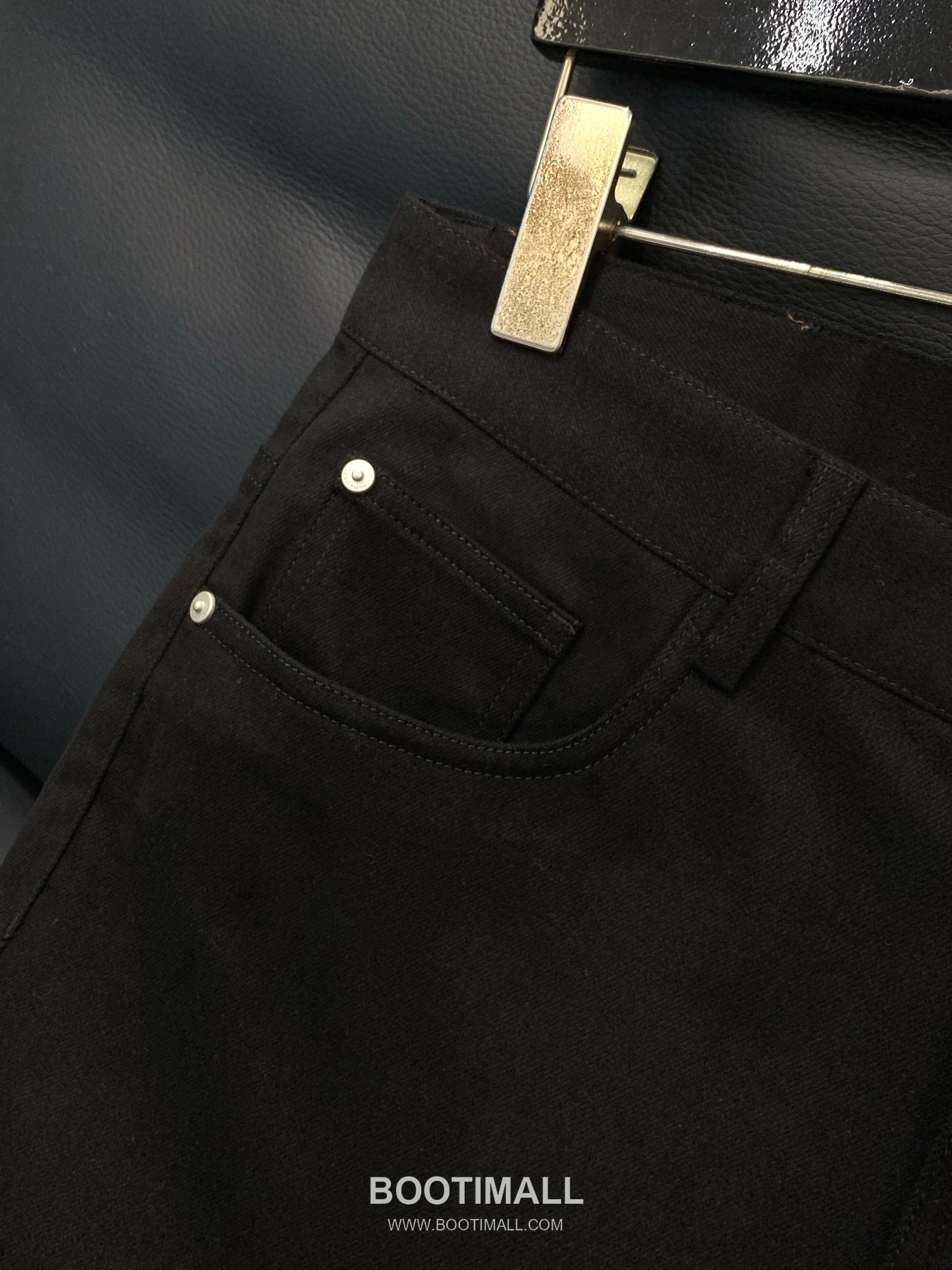 Loro Piana SS26 Cotton Blend Casual Pants with Logo Print 로로피아나 SS26 코튼 혼방 캐주얼 팬츠 로고 프린트 4