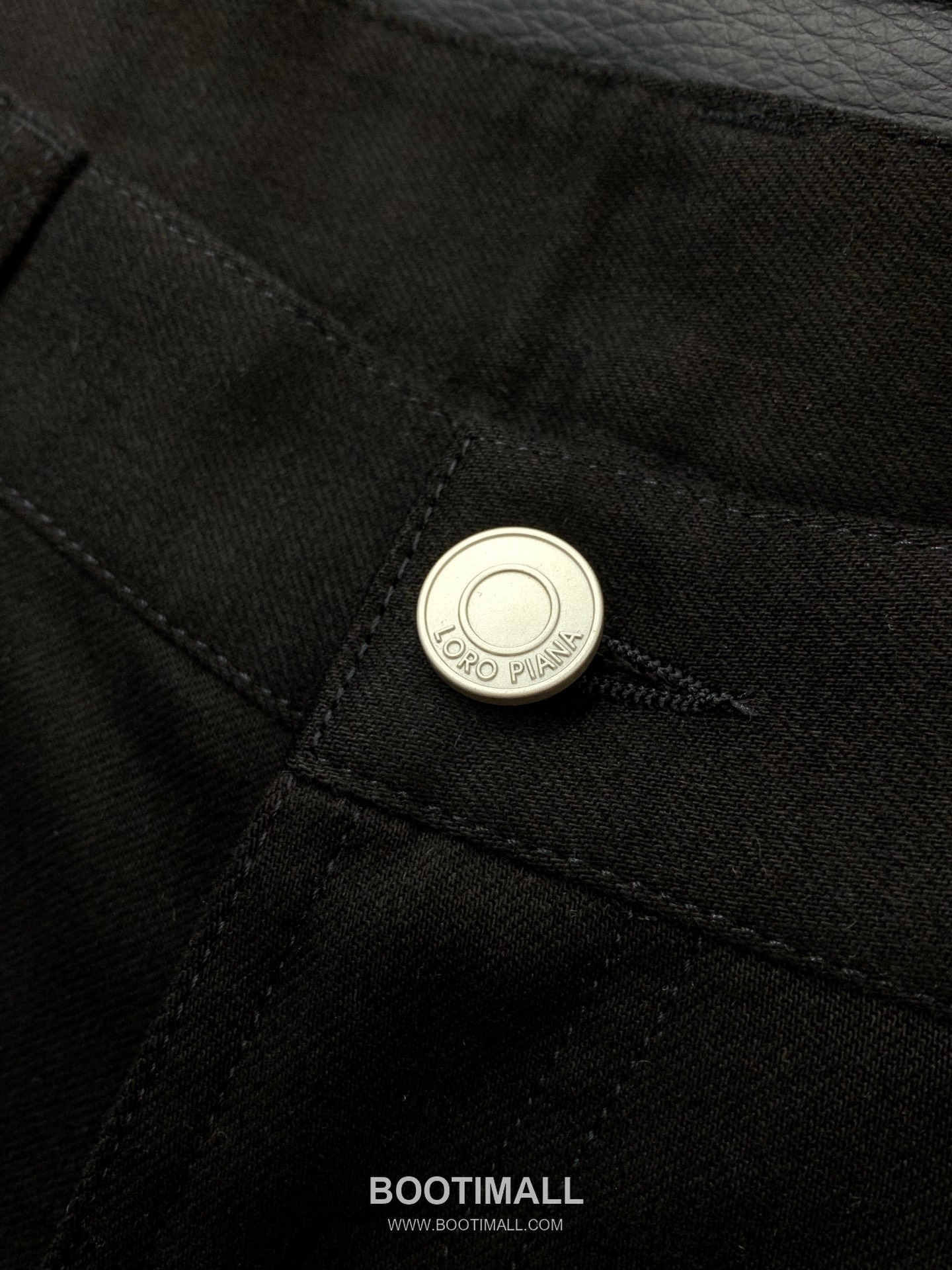 Loro Piana SS26 Cotton Blend Casual Pants with Logo Print 로로피아나 SS26 코튼 혼방 캐주얼 팬츠 로고 프린트 5