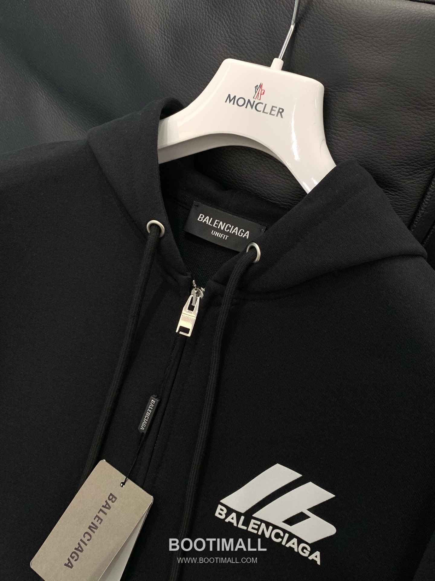 Balenciaga SS26 Cotton Blend Hooded Zip Jacket with Logo Print 발렌시아가 SS26 코튼 혼방 후드 집 재킷 로고 프린트 4