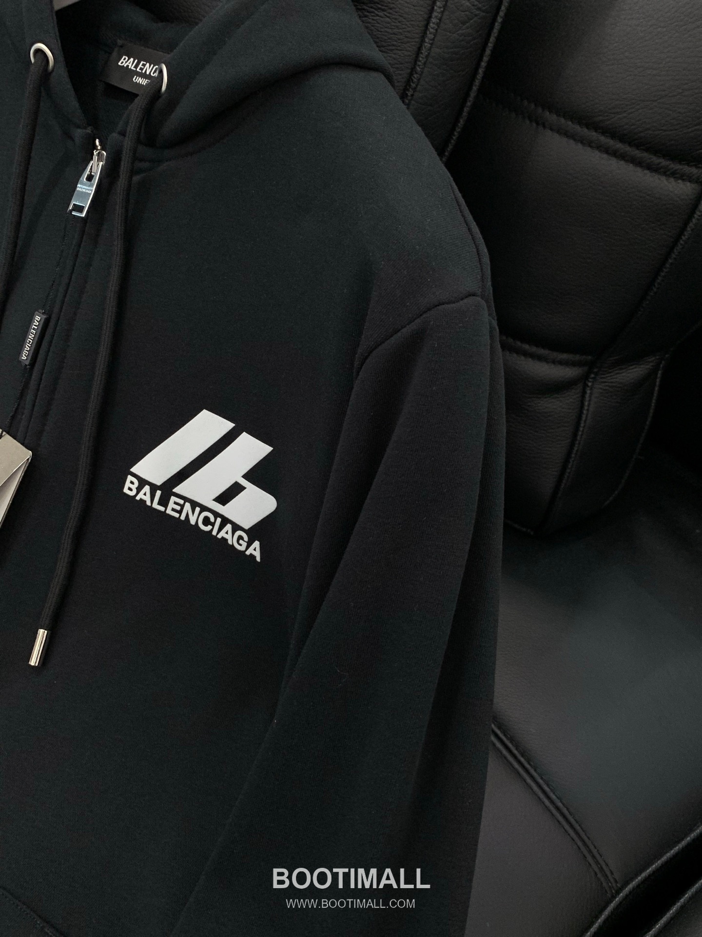 Balenciaga SS26 Cotton Blend Hooded Zip Jacket with Logo Print 발렌시아가 SS26 코튼 혼방 후드 집 재킷 로고 프린트 5