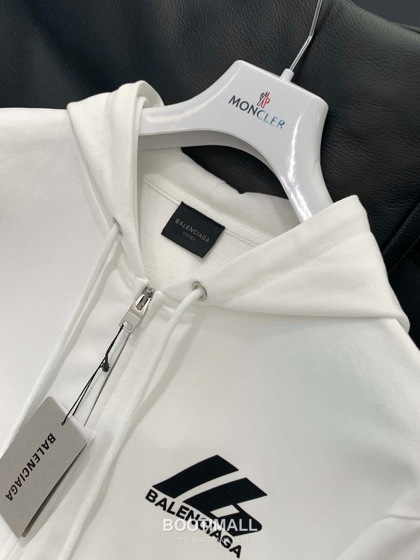 Balenciaga SS26 Cotton Blend Hooded Zip Jacket with Logo Print 발렌시아가 SS26 코튼 혼방 후드 집 재킷 로고 프린트 4