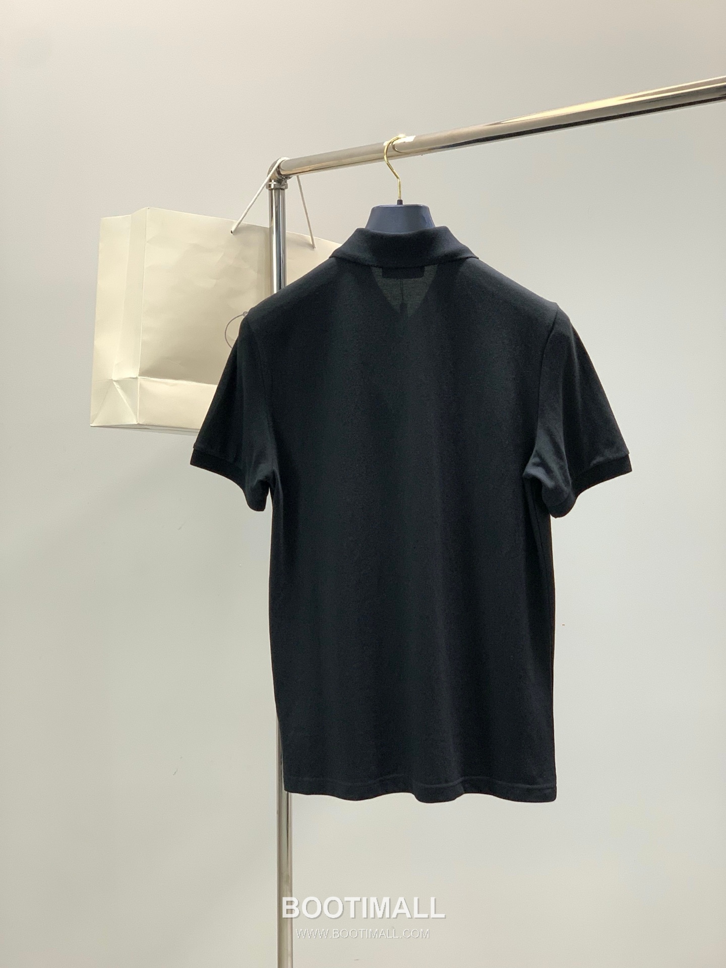 Prada SS26 Cotton Collared Short Sleeve T-Shirt with Logo Print 프라다 SS26 코튼 카라 반팔 티셔츠 로고 프린트 2