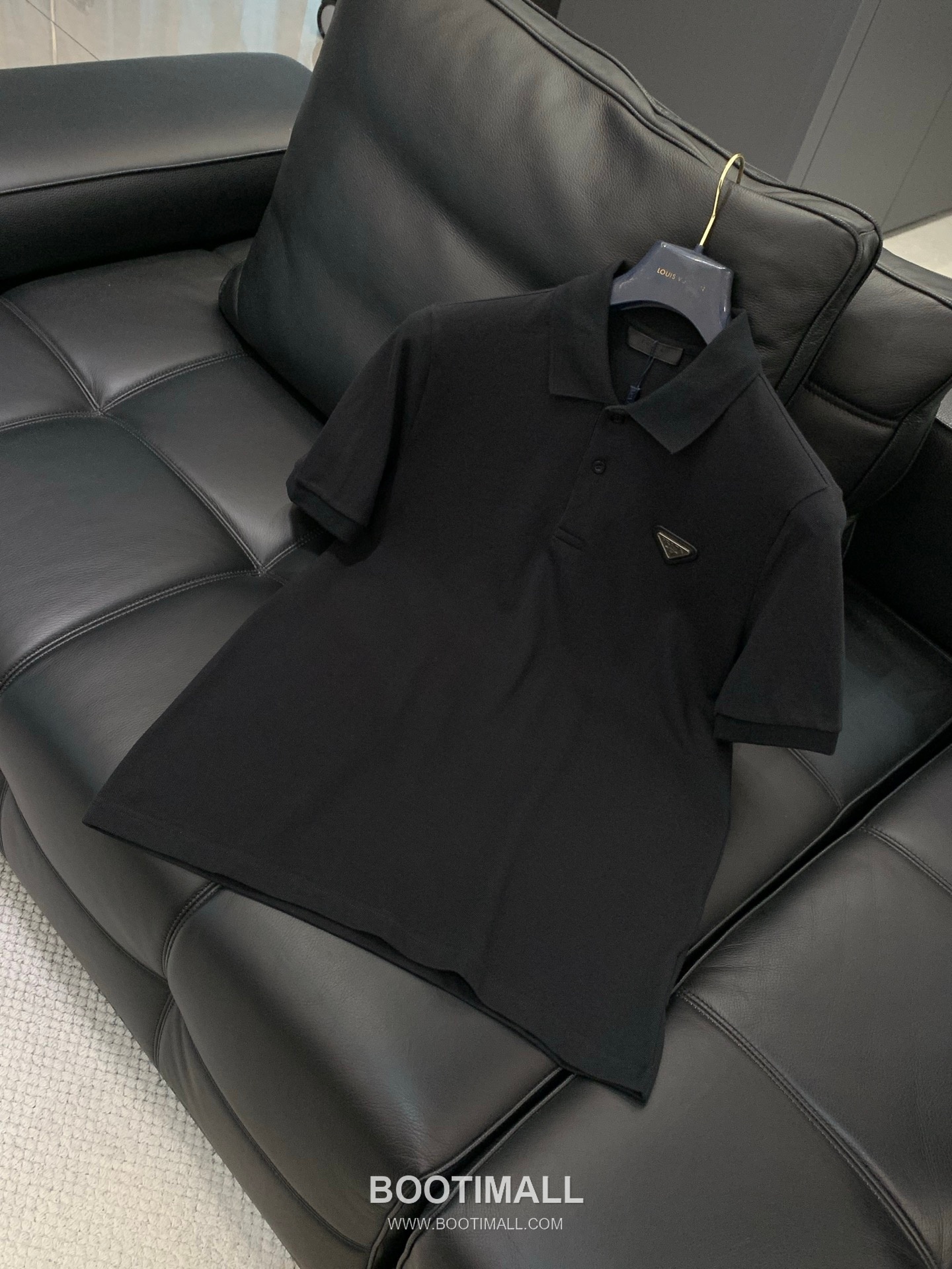 Prada SS26 Cotton Collared Short Sleeve T-Shirt with Logo Print 프라다 SS26 코튼 카라 반팔 티셔츠 로고 프린트 3