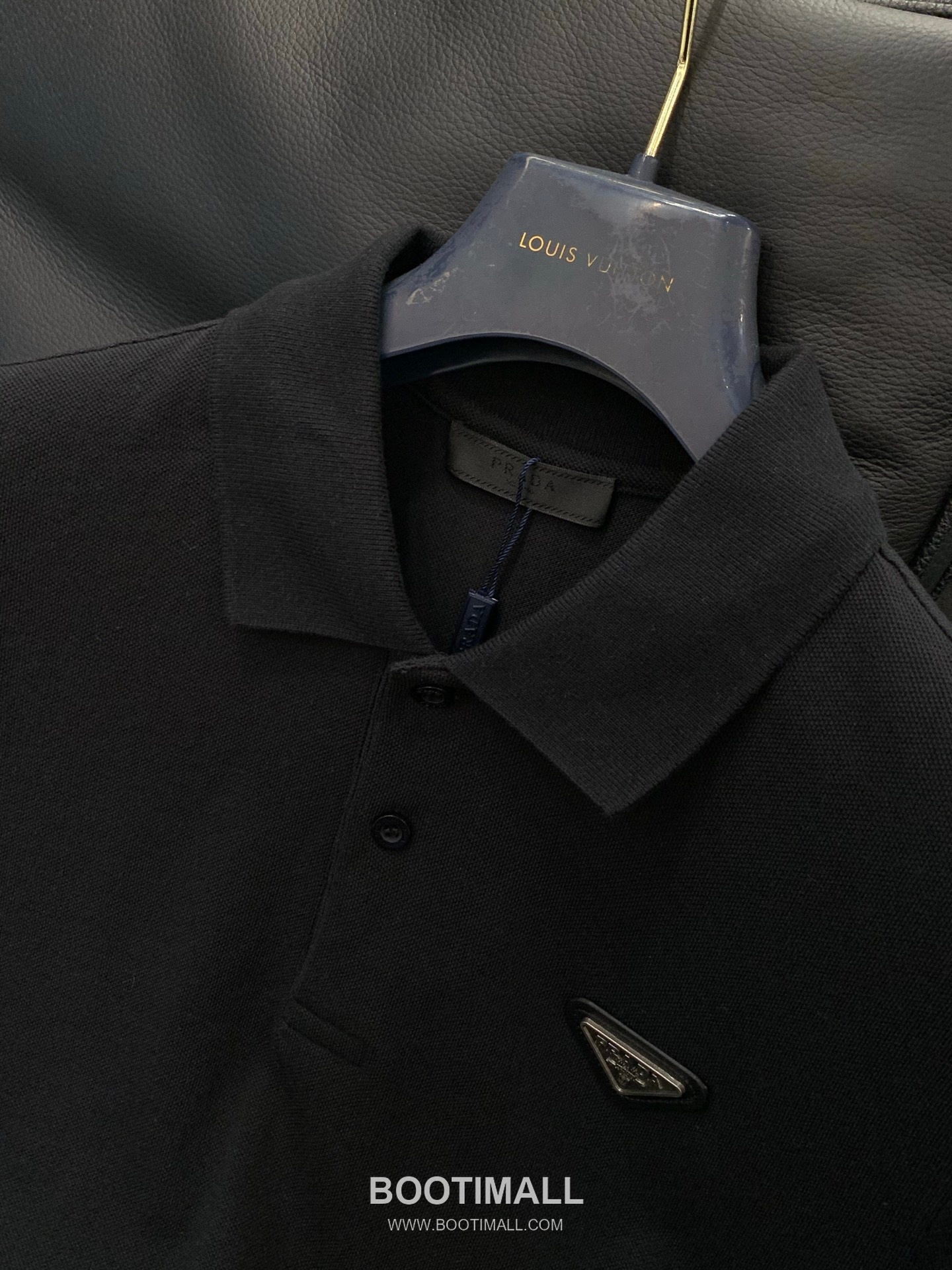 Prada SS26 Cotton Collared Short Sleeve T-Shirt with Logo Print 프라다 SS26 코튼 카라 반팔 티셔츠 로고 프린트 4