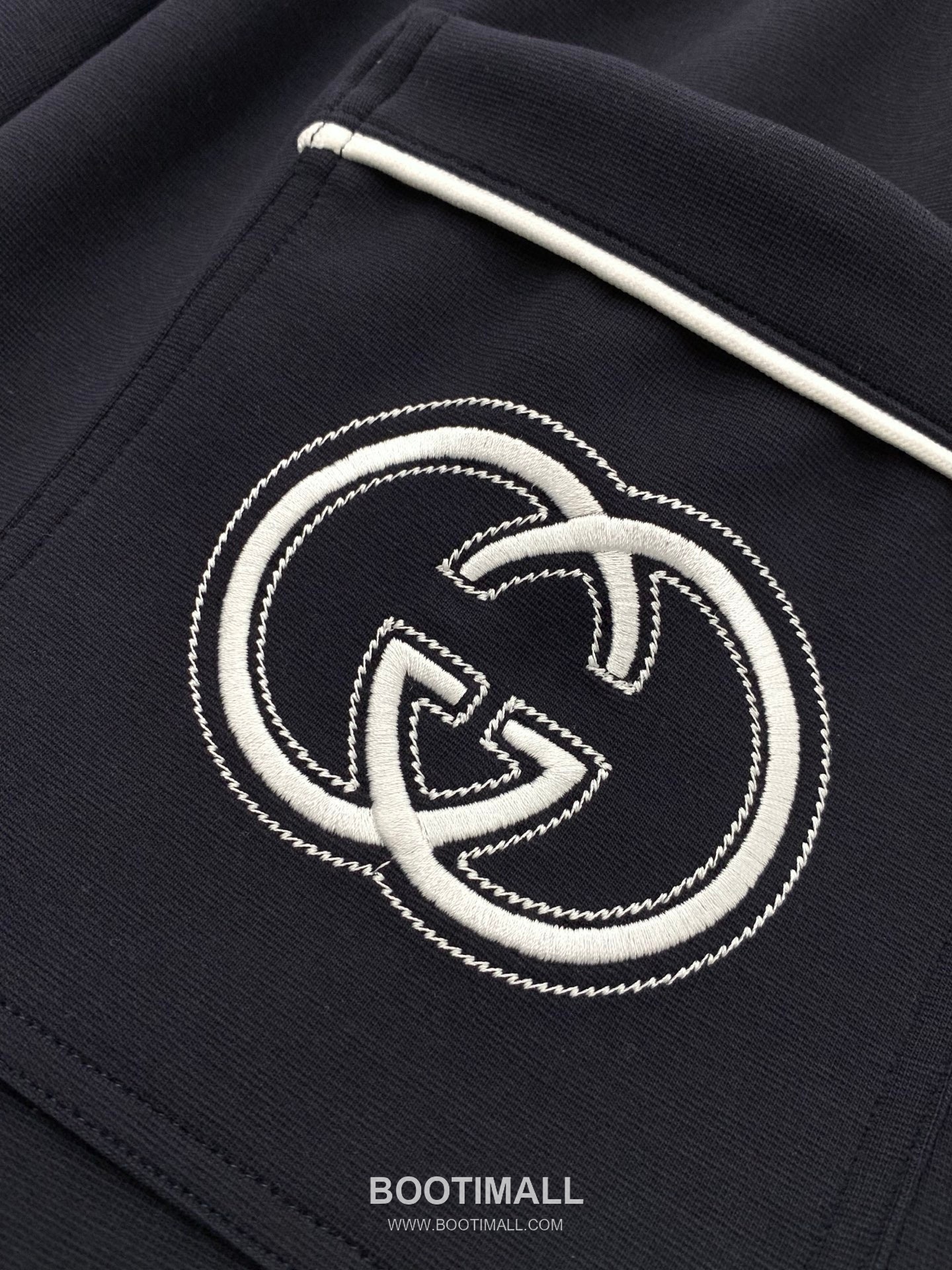 Gucci SS26 Cotton Blend Pants with Embroidered Logo 구찌 SS26 코튼 혼방 팬츠 자수 로고 8