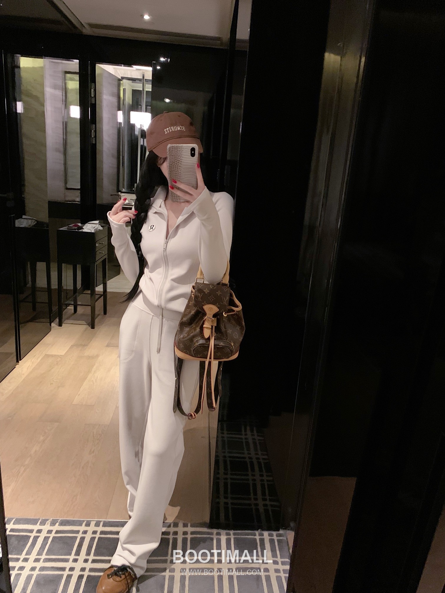 Lululemon 2026 S/S Polyester Spandex Yoga Set Athletic Wear Logo Detail 룰루레몬 폴리에스터 스판덱스 요가 세트 운동복 로고 디테일 3