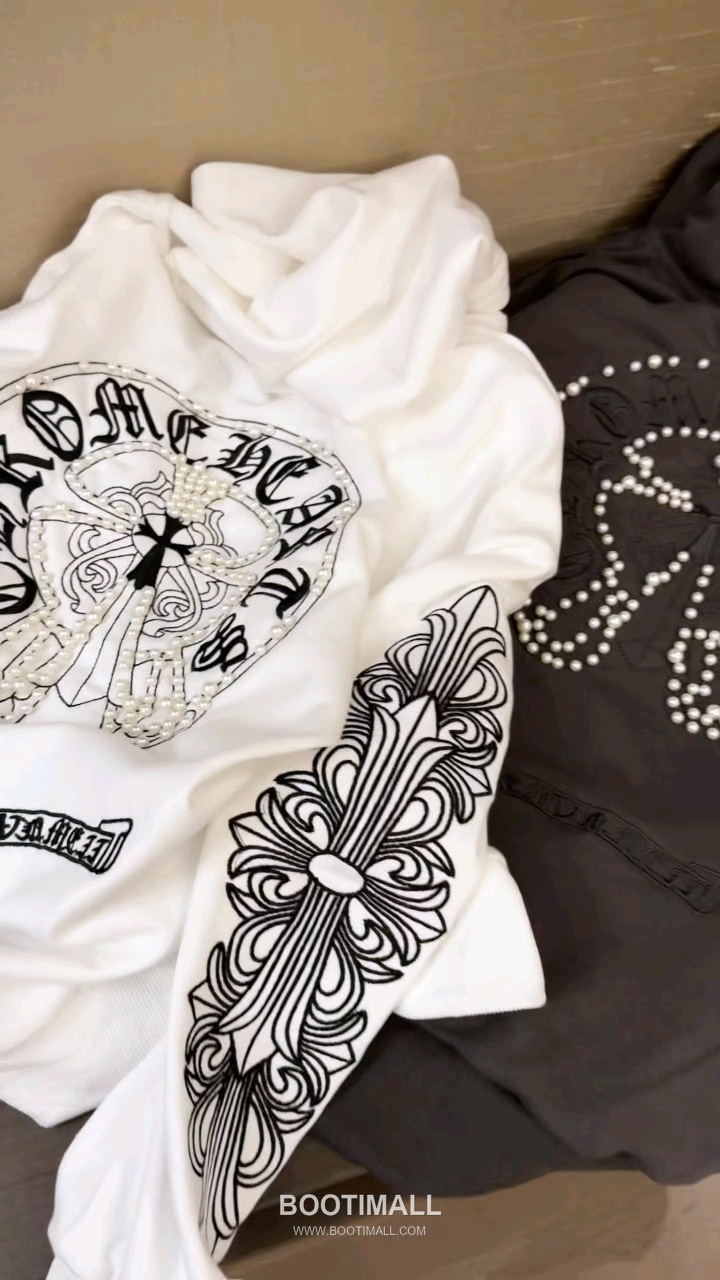 Chrome Hearts 2026 S/S Cotton Hoodie Embroidered Bead Logo Oversized 후드 스웨트셔츠 자수 비즈 로고 디테일 1