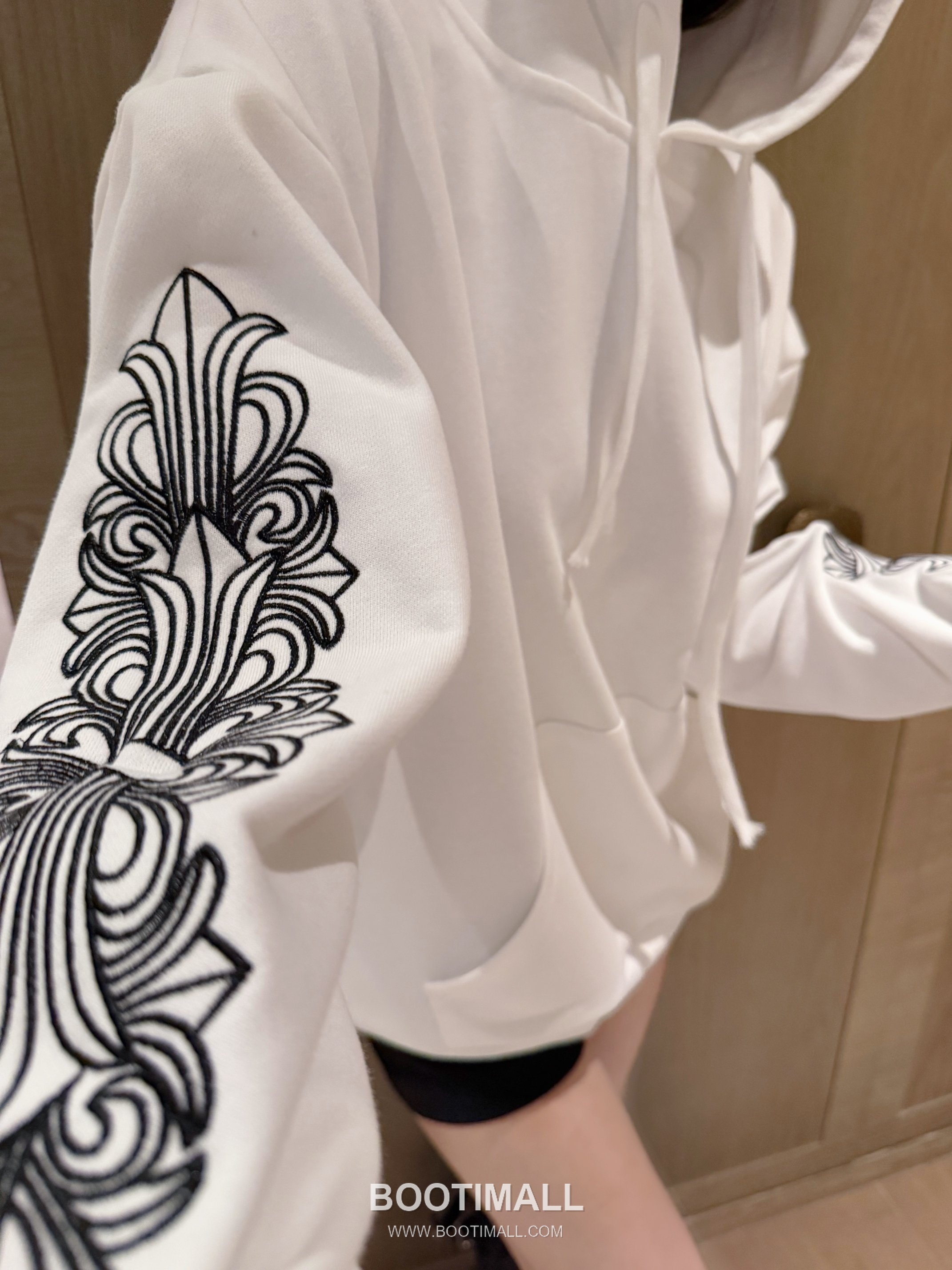 Chrome Hearts 2026 S/S Cotton Hoodie Embroidered Bead Logo Oversized 후드 스웨트셔츠 자수 비즈 로고 디테일 3