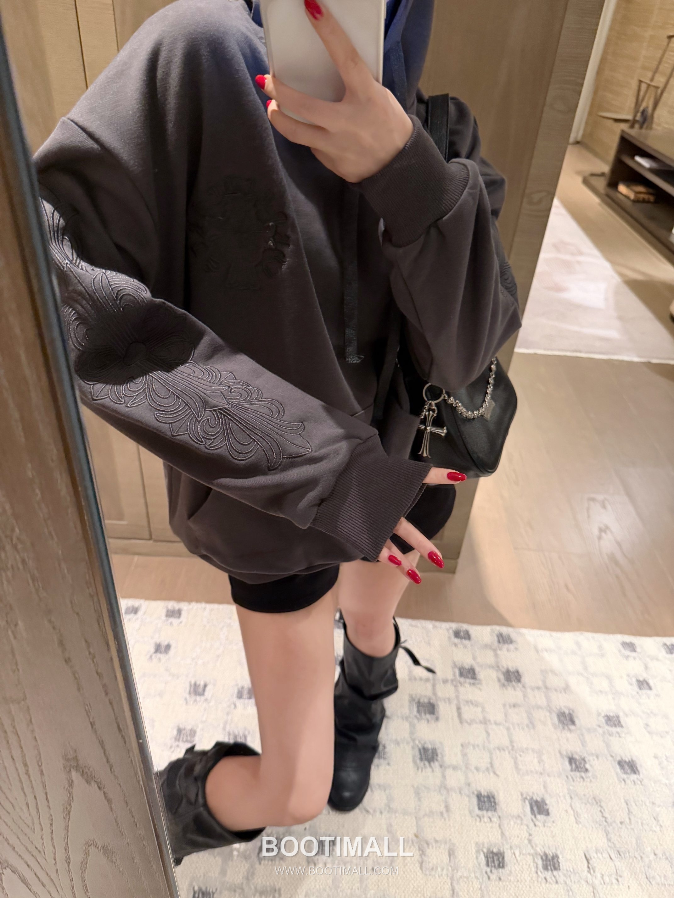 Chrome Hearts 2026 S/S Cotton Hoodie Embroidered Bead Logo Oversized 후드 스웨트셔츠 자수 비즈 로고 디테일 2