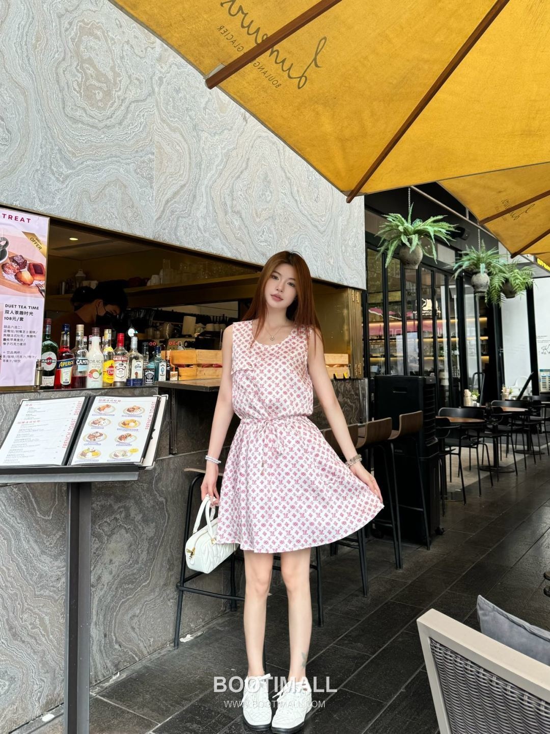 Louis Vuitton 2026 S/S Polyester Sleeveless Dress Logo Detail 루이비통 폴리에스터 슬리브리스 드레스 로고 디테일 2