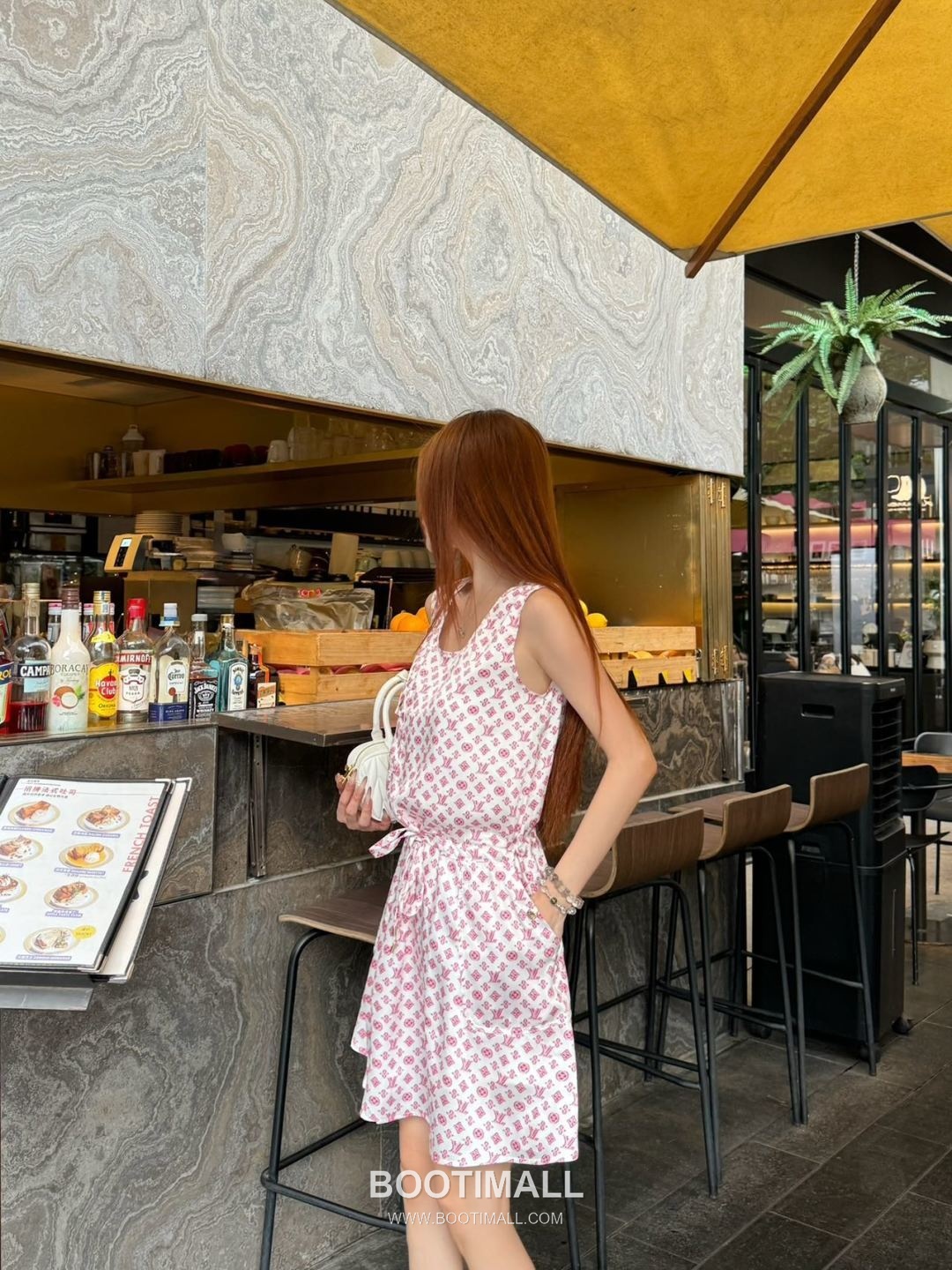 Louis Vuitton 2026 S/S Polyester Sleeveless Dress Logo Detail 루이비통 폴리에스터 슬리브리스 드레스 로고 디테일 6