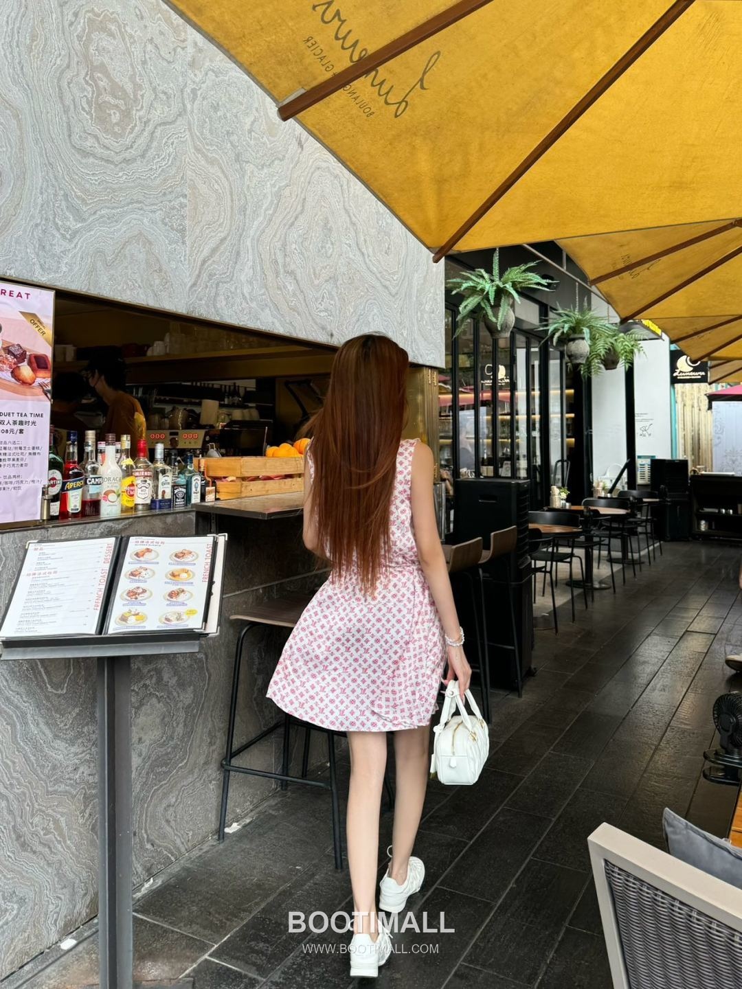 Louis Vuitton 2026 S/S Polyester Sleeveless Dress Logo Detail 루이비통 폴리에스터 슬리브리스 드레스 로고 디테일 9