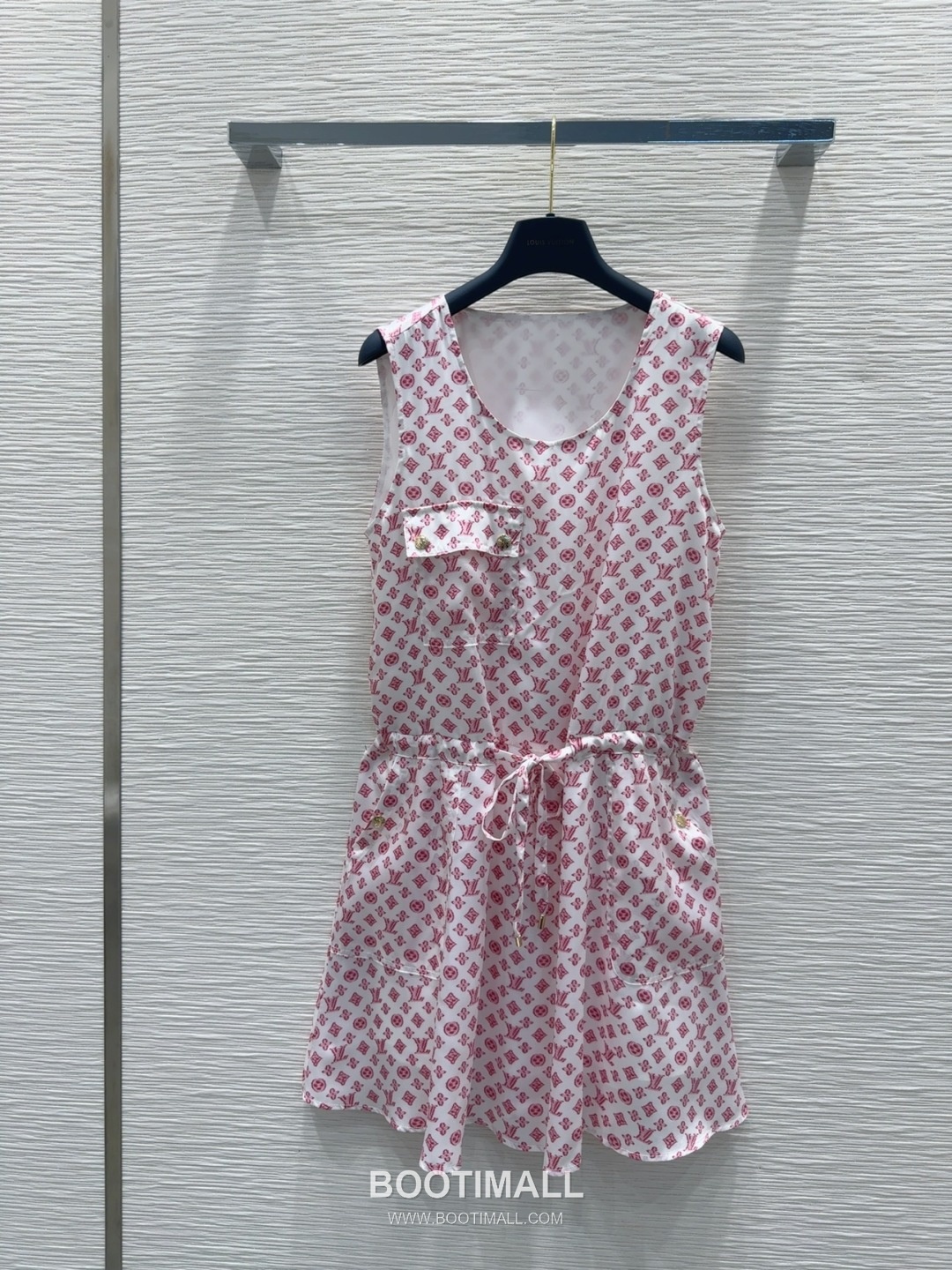 Louis Vuitton 2026 S/S Polyester Sleeveless Dress Logo Detail 루이비통 폴리에스터 슬리브리스 드레스 로고 디테일 10