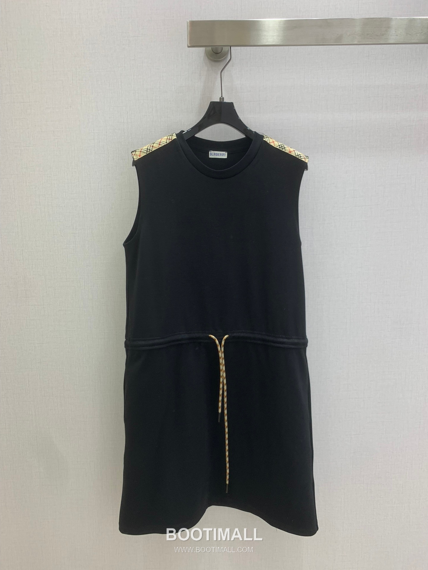 Burberry 2026 S/S Polyester Sleeveless Dress Panelled Waist Detail 버버리 폴리에스터 슬리브리스 드레스 패널드 허리 디테일 4