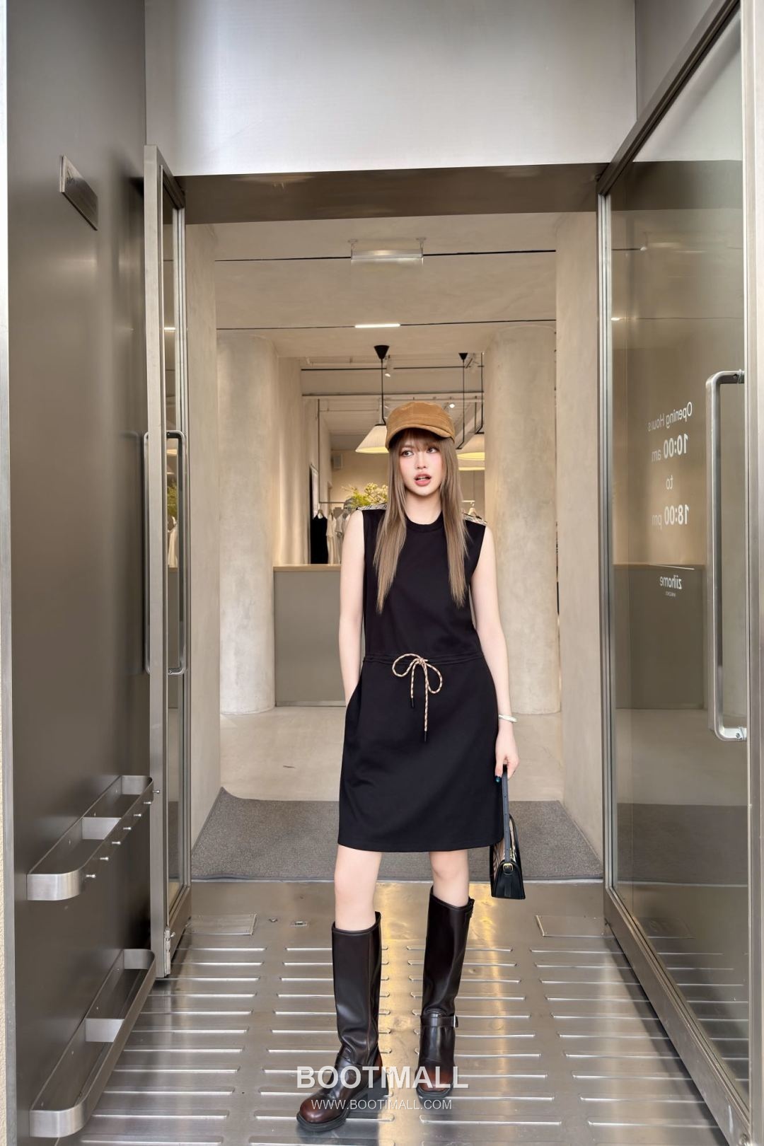 Burberry 2026 S/S Polyester Sleeveless Dress Panelled Waist Detail 버버리 폴리에스터 슬리브리스 드레스 패널드 허리 디테일 18