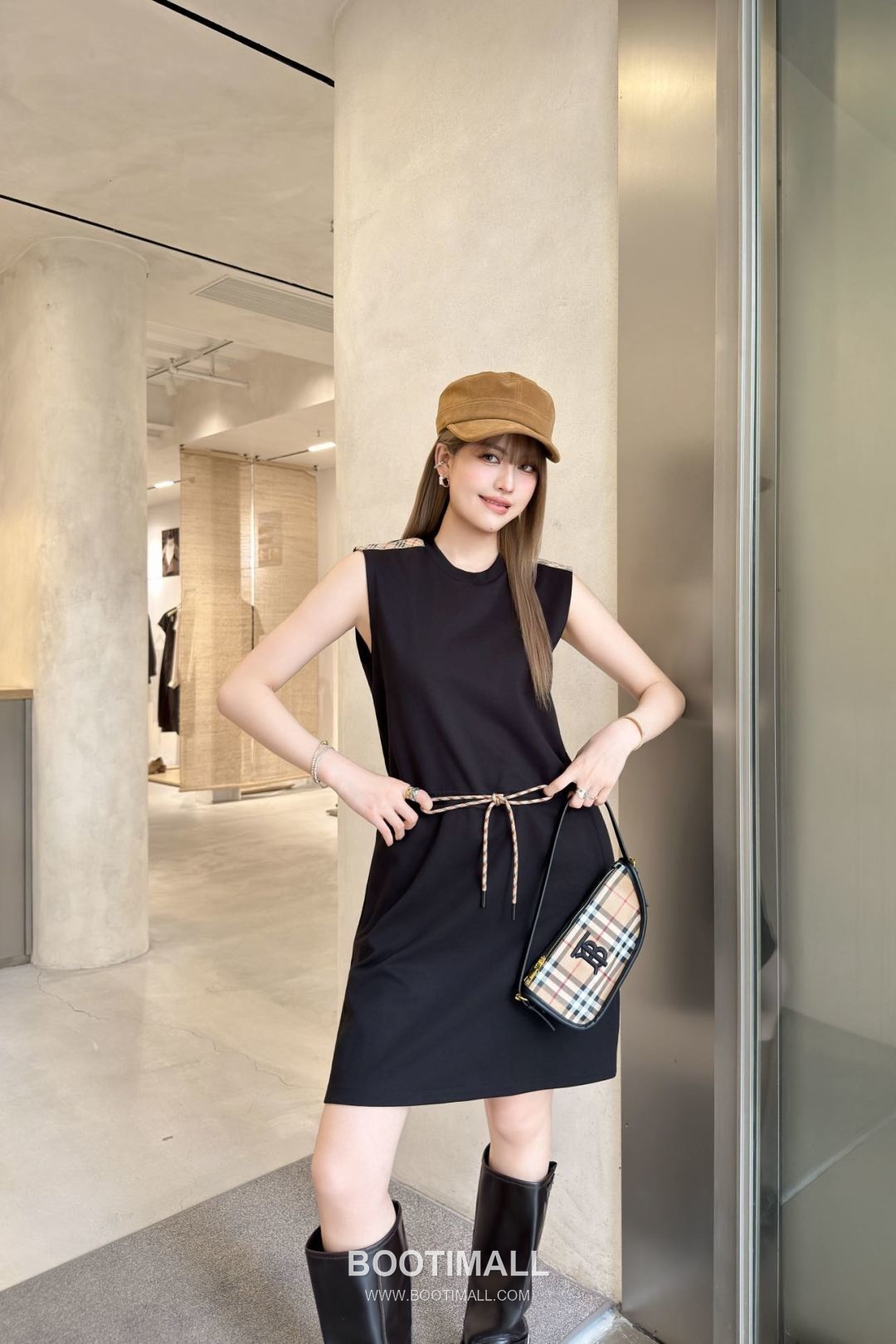 Burberry 2026 S/S Polyester Sleeveless Dress Panelled Waist Detail 버버리 폴리에스터 슬리브리스 드레스 패널드 허리 디테일 19