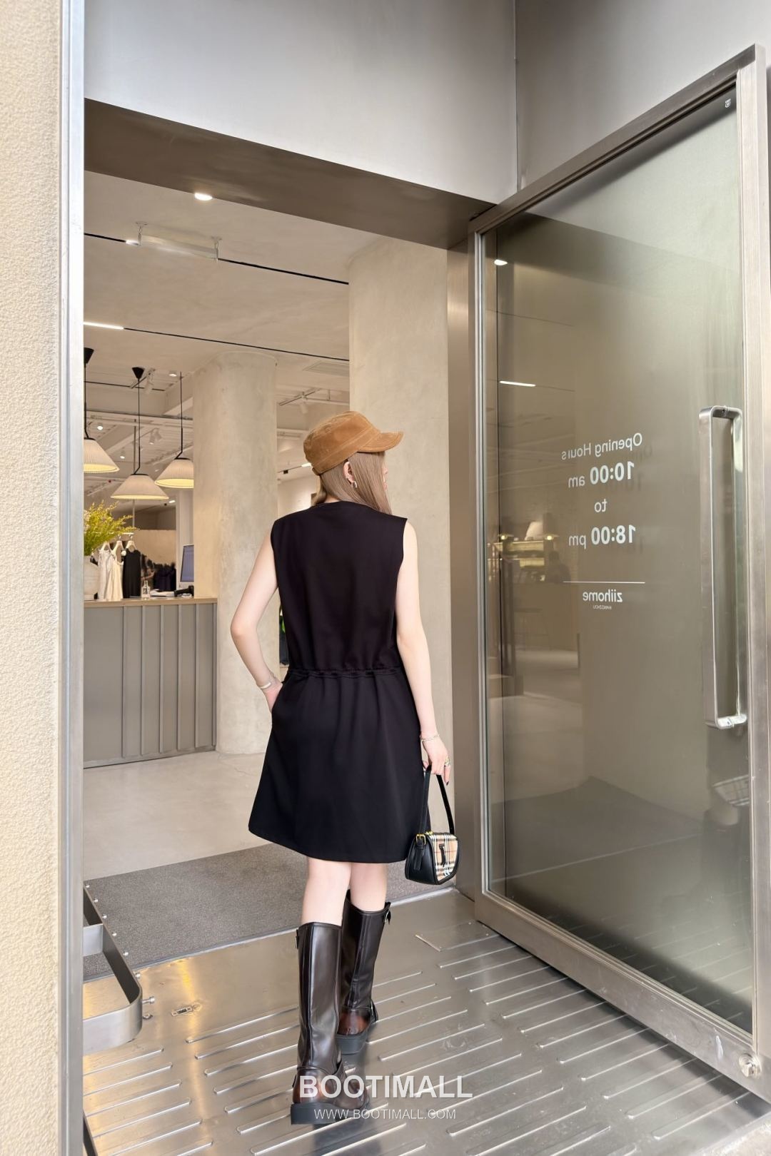 Burberry 2026 S/S Polyester Sleeveless Dress Panelled Waist Detail 버버리 폴리에스터 슬리브리스 드레스 패널드 허리 디테일 20