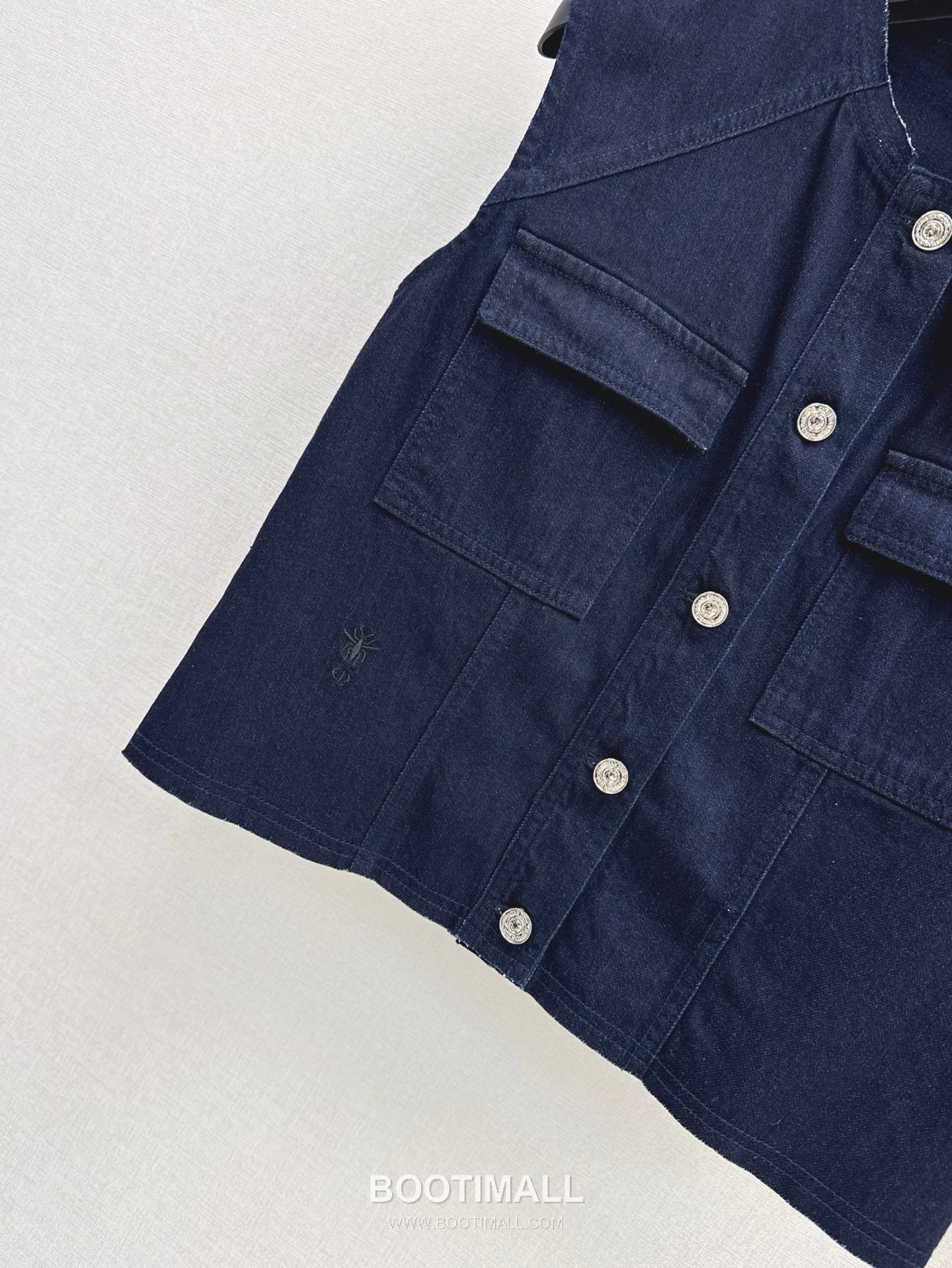 Dior 2025 S/S Denim Vest Skirt Set Belt Detail CD Logo 디올 데님 베스트 스커트 세트 벨트 디테일 CD 로고 12