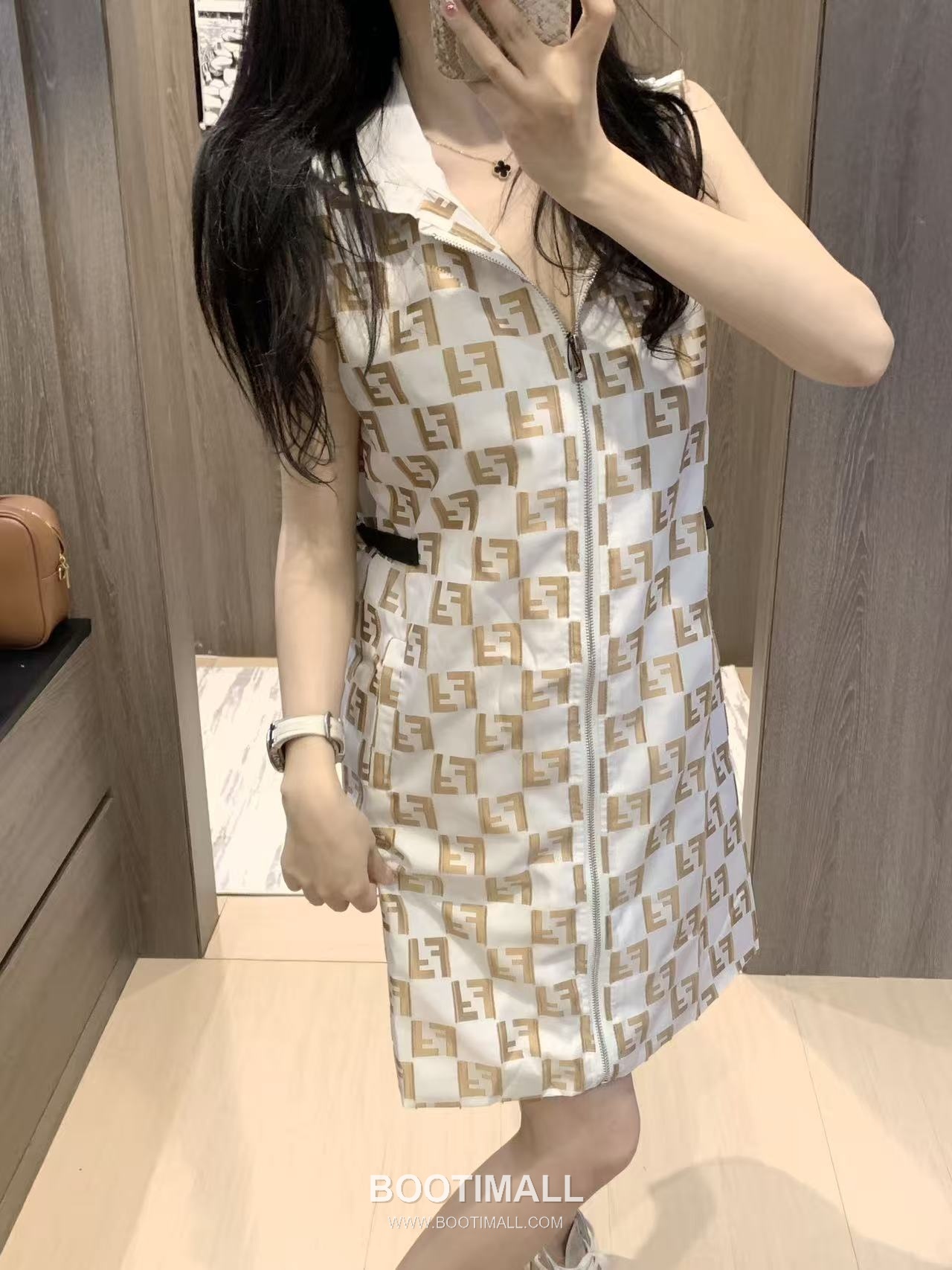 Fendi 2026 S/S Cotton Polyester Sleeveless Dress Check Jacquard Logo Detail 펜디 코튼 폴리에스터 슬리브리스 드레스 체크 자카드 로고 디테일 5