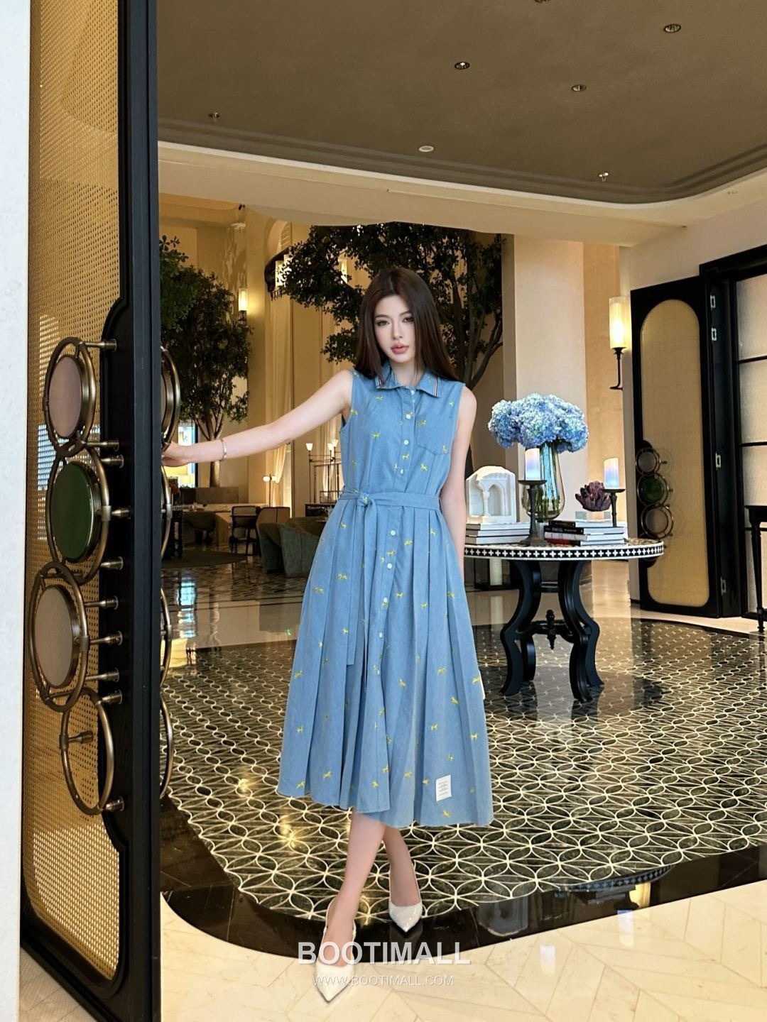 Thom Browne 2026 S/S Cotton Sleeveless Dress Embroidered Logo Detail 톰브라운 코튼 슬리브리스 드레스 자수 로고 디테일 3