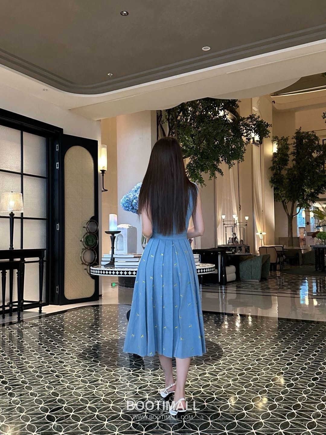 Thom Browne 2026 S/S Cotton Sleeveless Dress Embroidered Logo Detail 톰브라운 코튼 슬리브리스 드레스 자수 로고 디테일 9