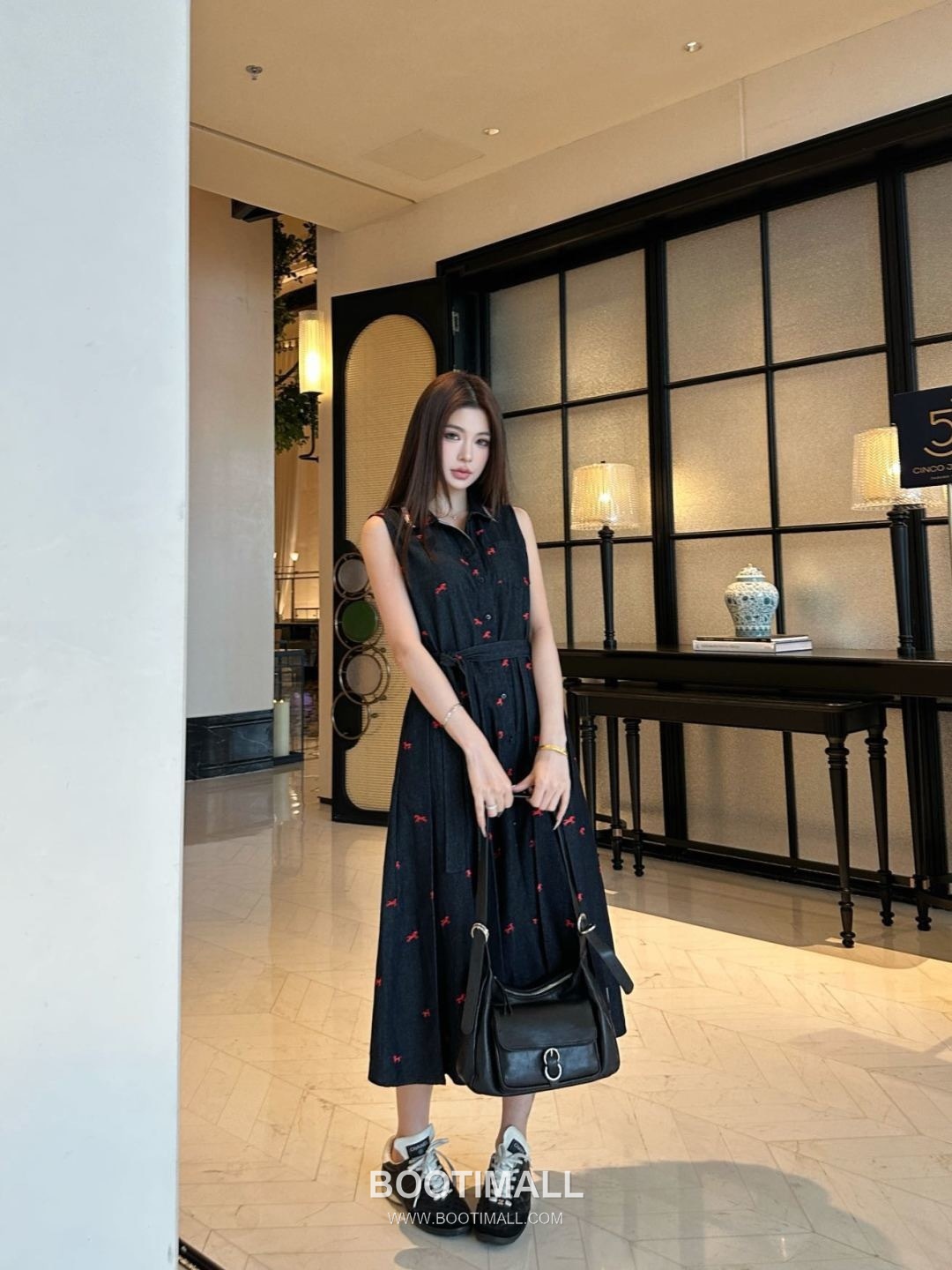 Thom Browne 2026 S/S Cotton Sleeveless Dress Embroidered Logo Detail 톰브라운 코튼 슬리브리스 드레스 자수 로고 디테일 1