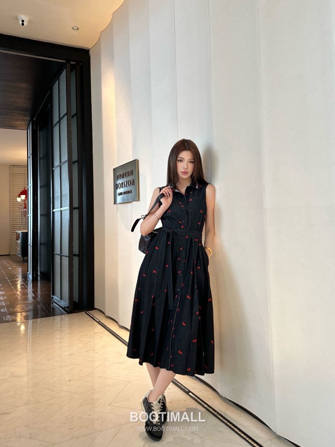 Thom Browne 2026 S/S Cotton Sleeveless Dress Embroidered Logo Detail 톰브라운 코튼 슬리브리스 드레스 자수 로고 디테일 5