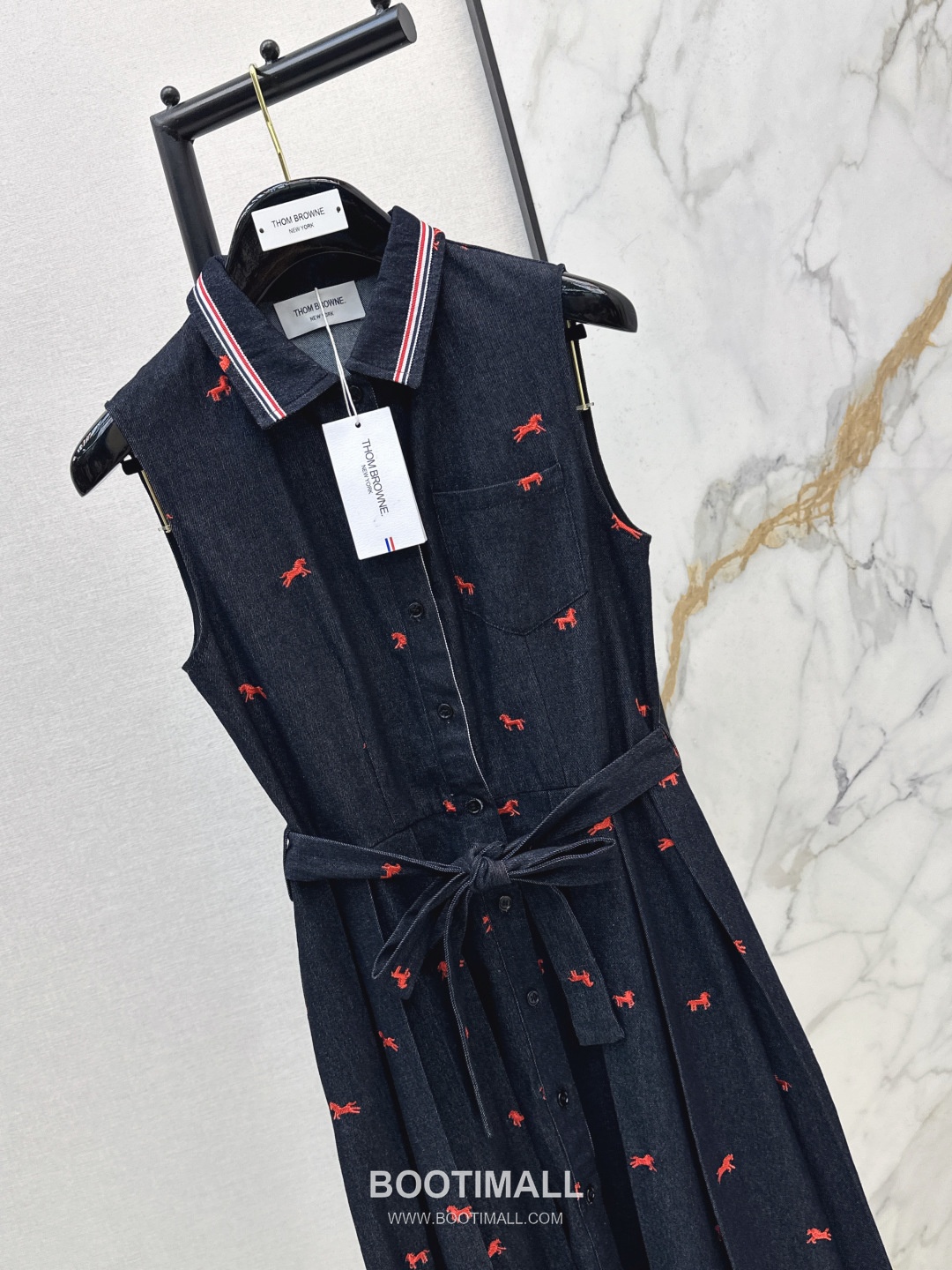 Thom Browne 2026 S/S Cotton Sleeveless Dress Embroidered Logo Detail 톰브라운 코튼 슬리브리스 드레스 자수 로고 디테일 12