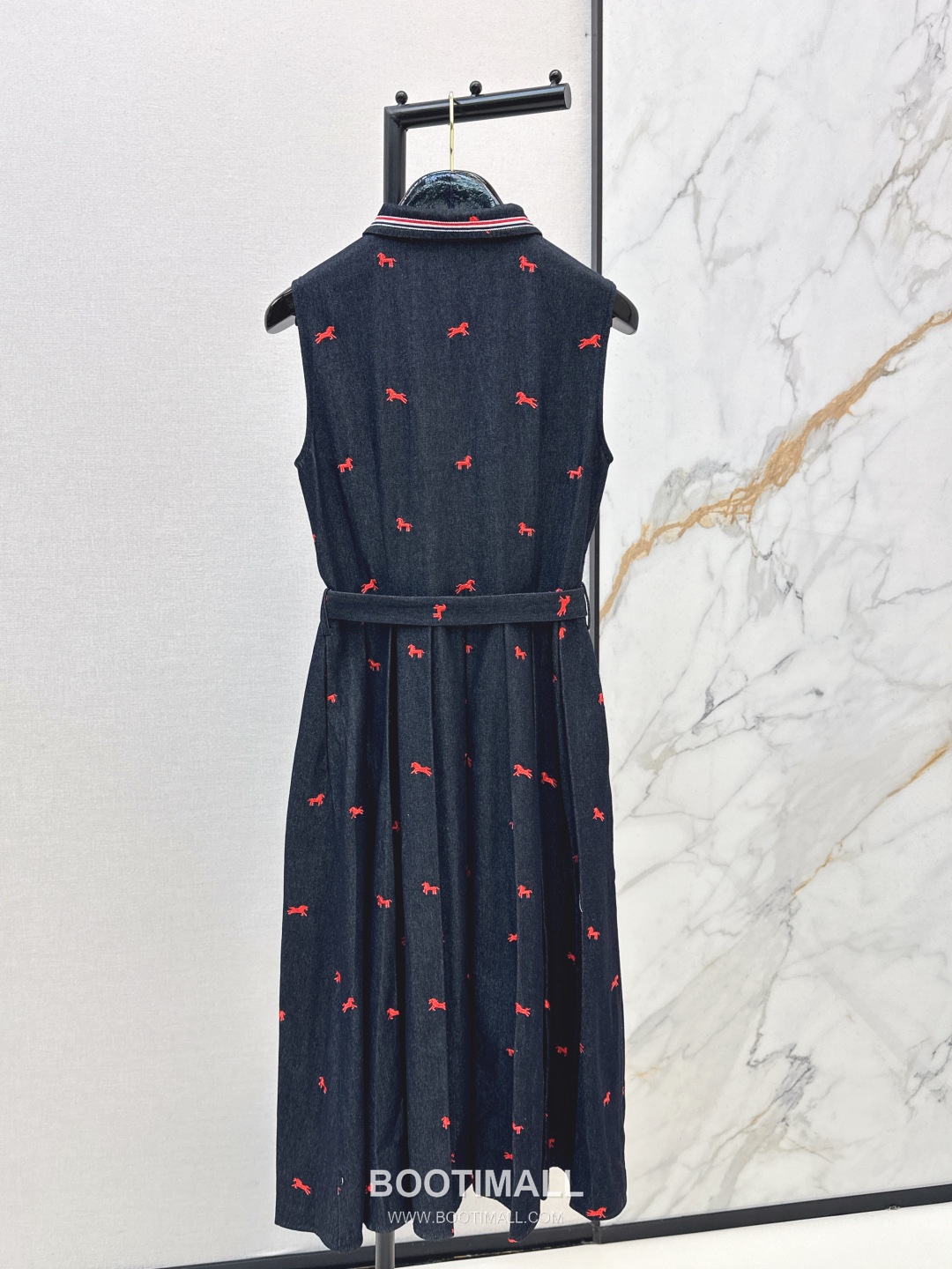 Thom Browne 2026 S/S Cotton Sleeveless Dress Embroidered Logo Detail 톰브라운 코튼 슬리브리스 드레스 자수 로고 디테일 18