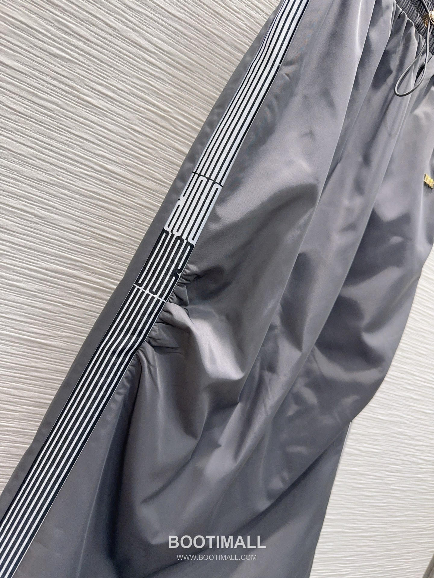 Prada 2026 S/S Polyester Skirt Elastic Waist Webbing Logo Detail 프라다 폴리에스터 스커트 밴딩 웨빙 로고 디테일 13