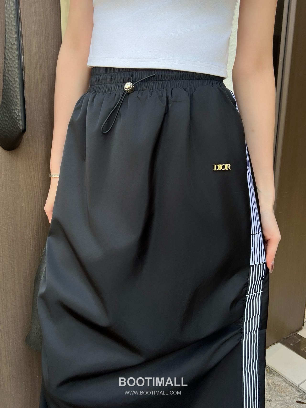 Prada 2026 S/S Polyester Skirt Elastic Waist Webbing Logo Detail 프라다 폴리에스터 스커트 밴딩 웨빙 로고 디테일 4