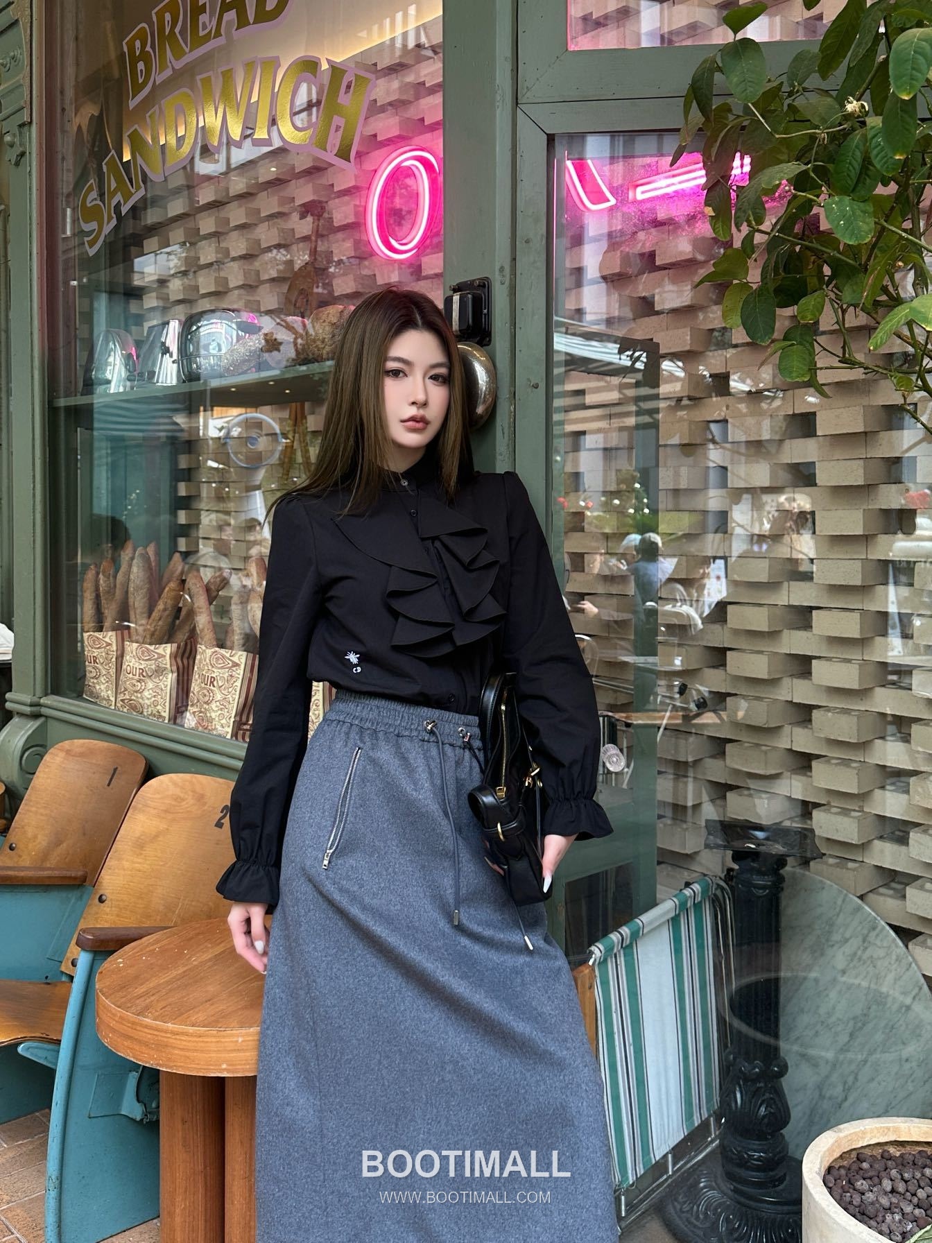 Dior 2026 S/S Cotton Twill Shirt Ruffle Collar Embroidered Bee Logo 디올 코튼 트윌 셔츠 러플 칼라 자수 비 로고 2