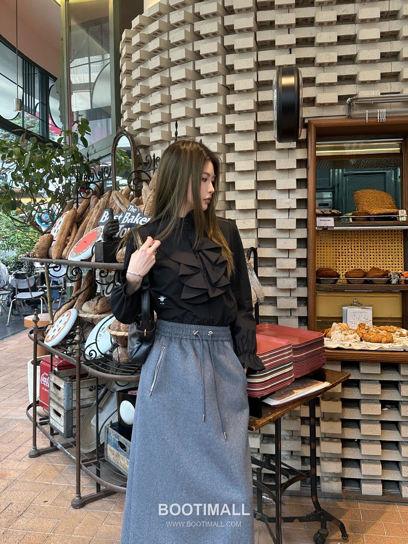 Dior 2026 S/S Cotton Twill Shirt Ruffle Collar Embroidered Bee Logo 디올 코튼 트윌 셔츠 러플 칼라 자수 비 로고 4