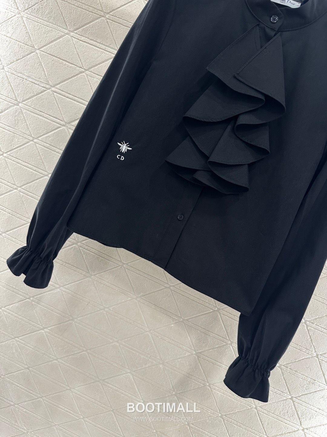 Dior 2026 S/S Cotton Twill Shirt Ruffle Collar Embroidered Bee Logo 디올 코튼 트윌 셔츠 러플 칼라 자수 비 로고 13