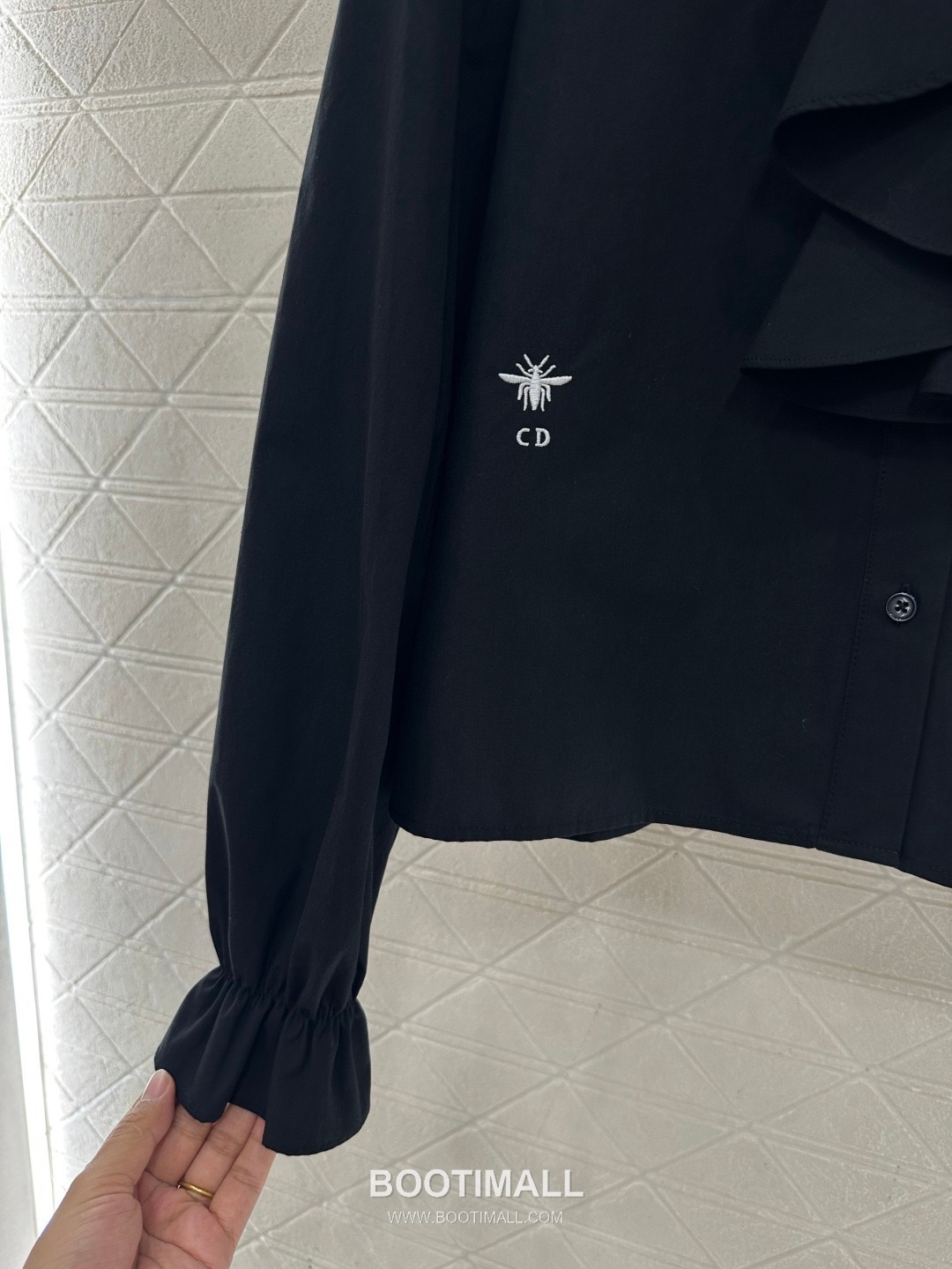 Dior 2026 S/S Cotton Twill Shirt Ruffle Collar Embroidered Bee Logo 디올 코튼 트윌 셔츠 러플 칼라 자수 비 로고 16