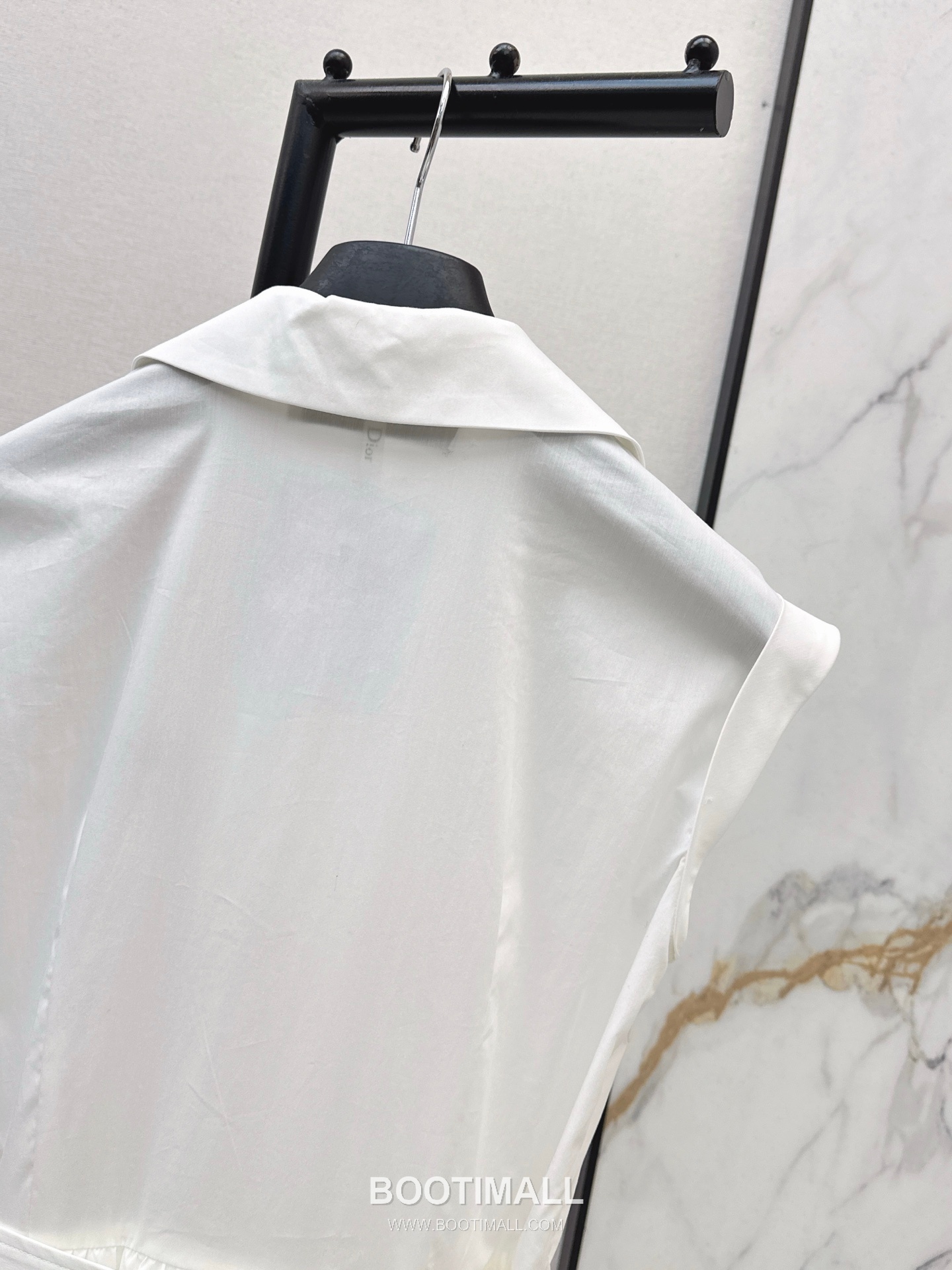 Dior 2026 S/S Polyester Dress Bee Embroidered Logo Detail 디올 폴리에스터 드레스 비 자수 로고 디테일 18