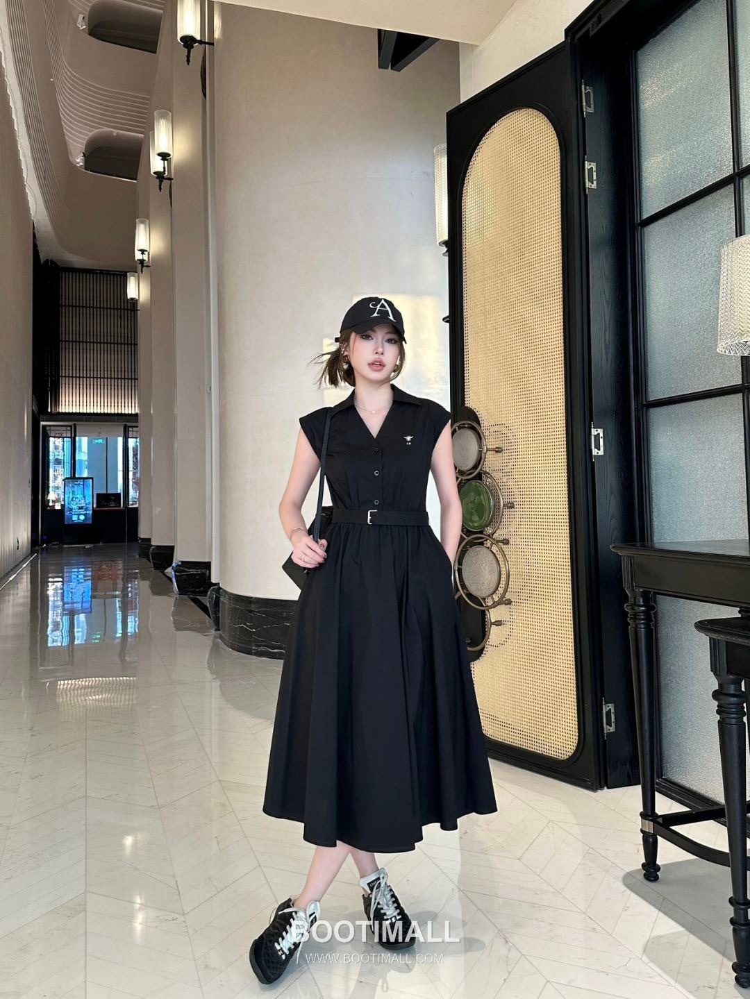 Dior 2026 S/S Polyester Dress Bee Embroidered Logo Detail 디올 폴리에스터 드레스 비 자수 로고 디테일 1