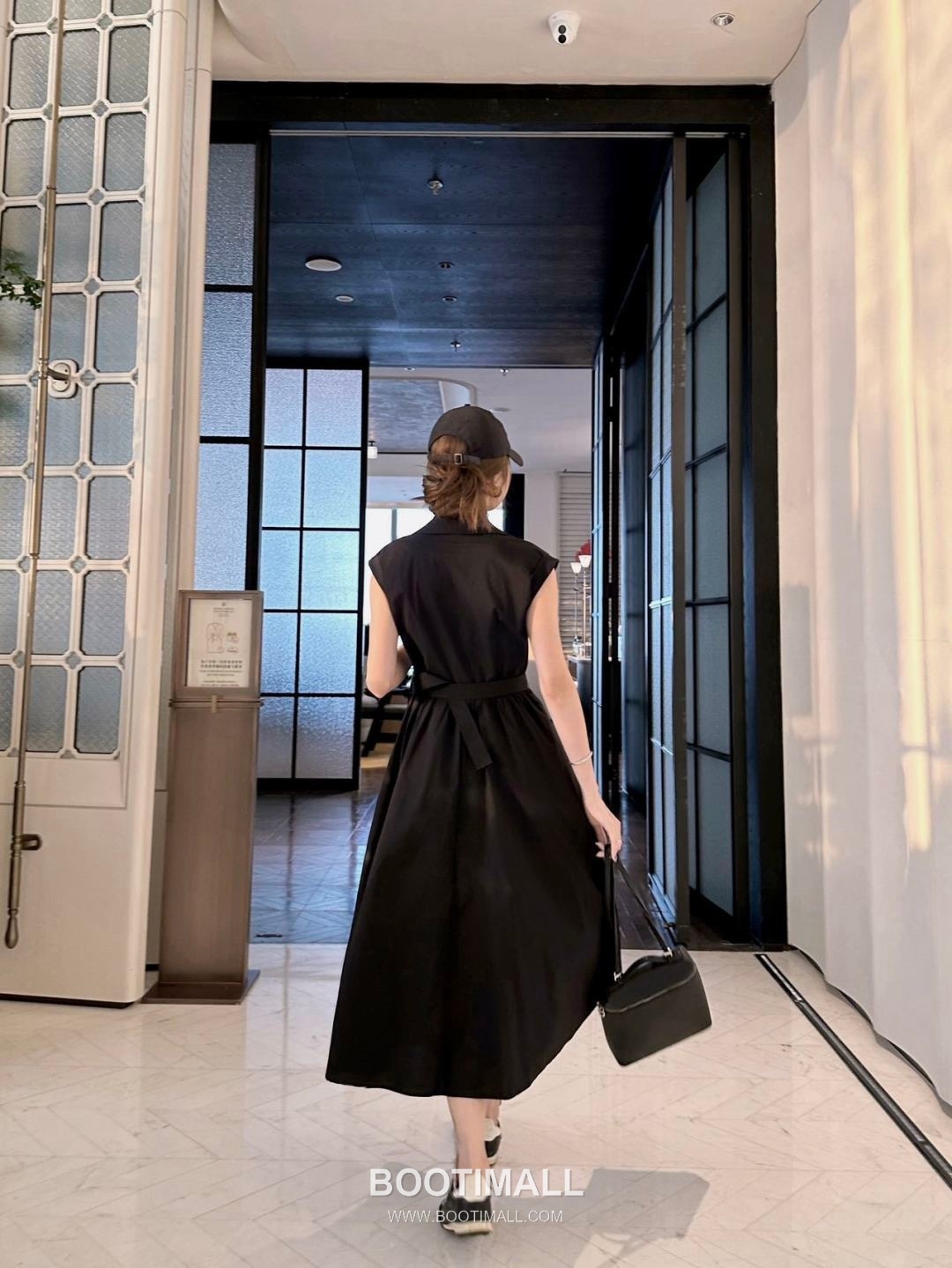 Dior 2026 S/S Polyester Dress Bee Embroidered Logo Detail 디올 폴리에스터 드레스 비 자수 로고 디테일 9