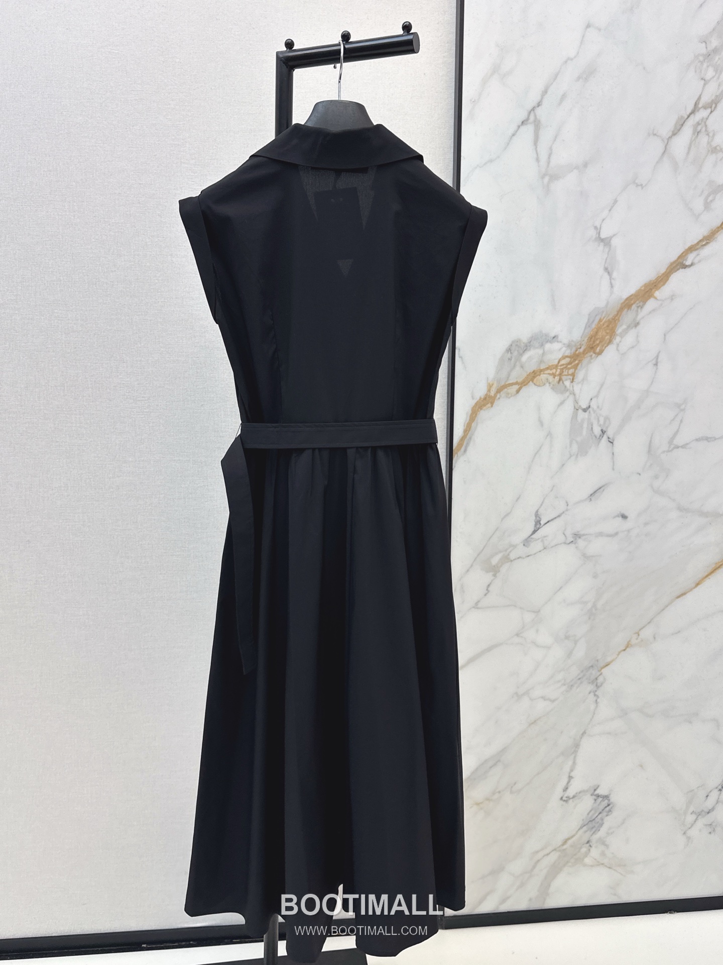 Dior 2026 S/S Polyester Dress Bee Embroidered Logo Detail 디올 폴리에스터 드레스 비 자수 로고 디테일 17