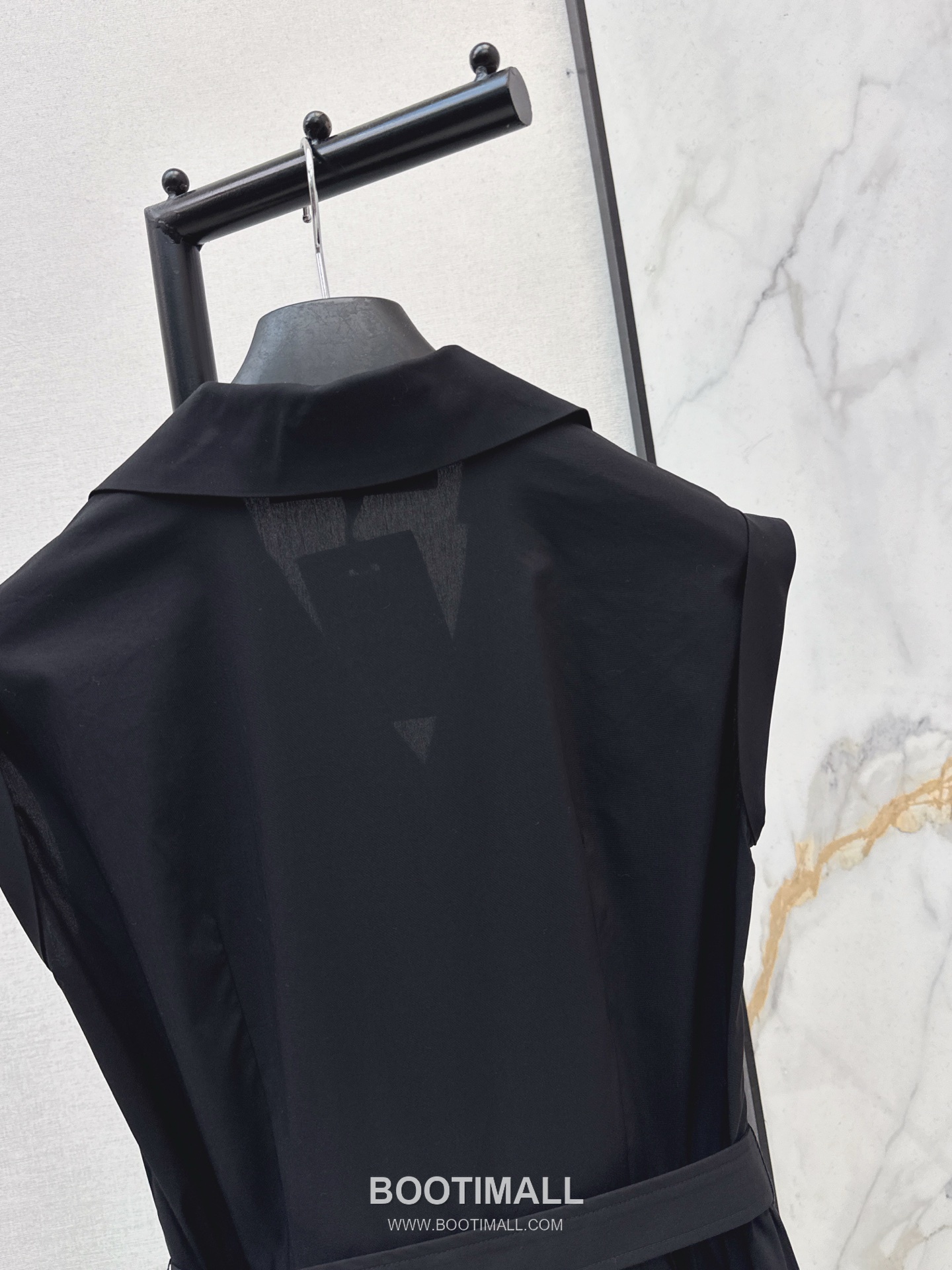 Dior 2026 S/S Polyester Dress Bee Embroidered Logo Detail 디올 폴리에스터 드레스 비 자수 로고 디테일 18